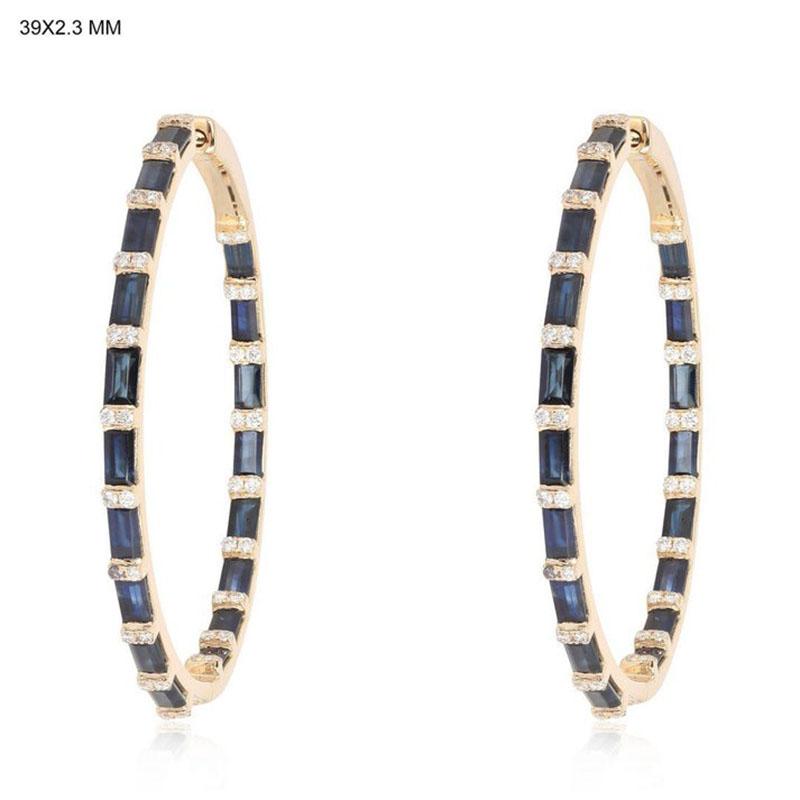 Radiant Nebula 14K Yellow Gold Hoops Earrings In New Condition For Sale In Los Angeles, CA