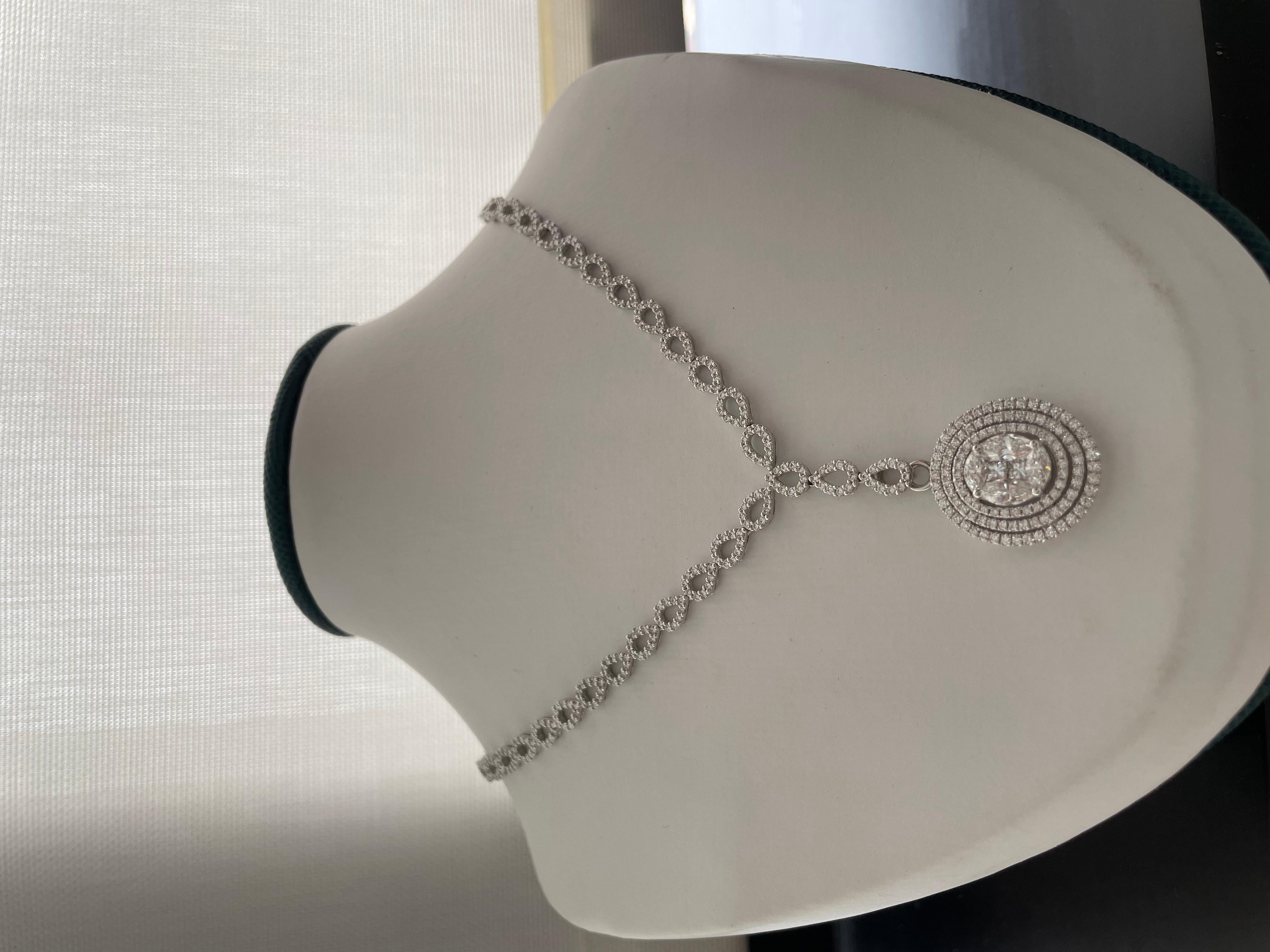 Collana con diamanti radianti ovali a raggiera in oro bianco 18 carati in vendita 5
