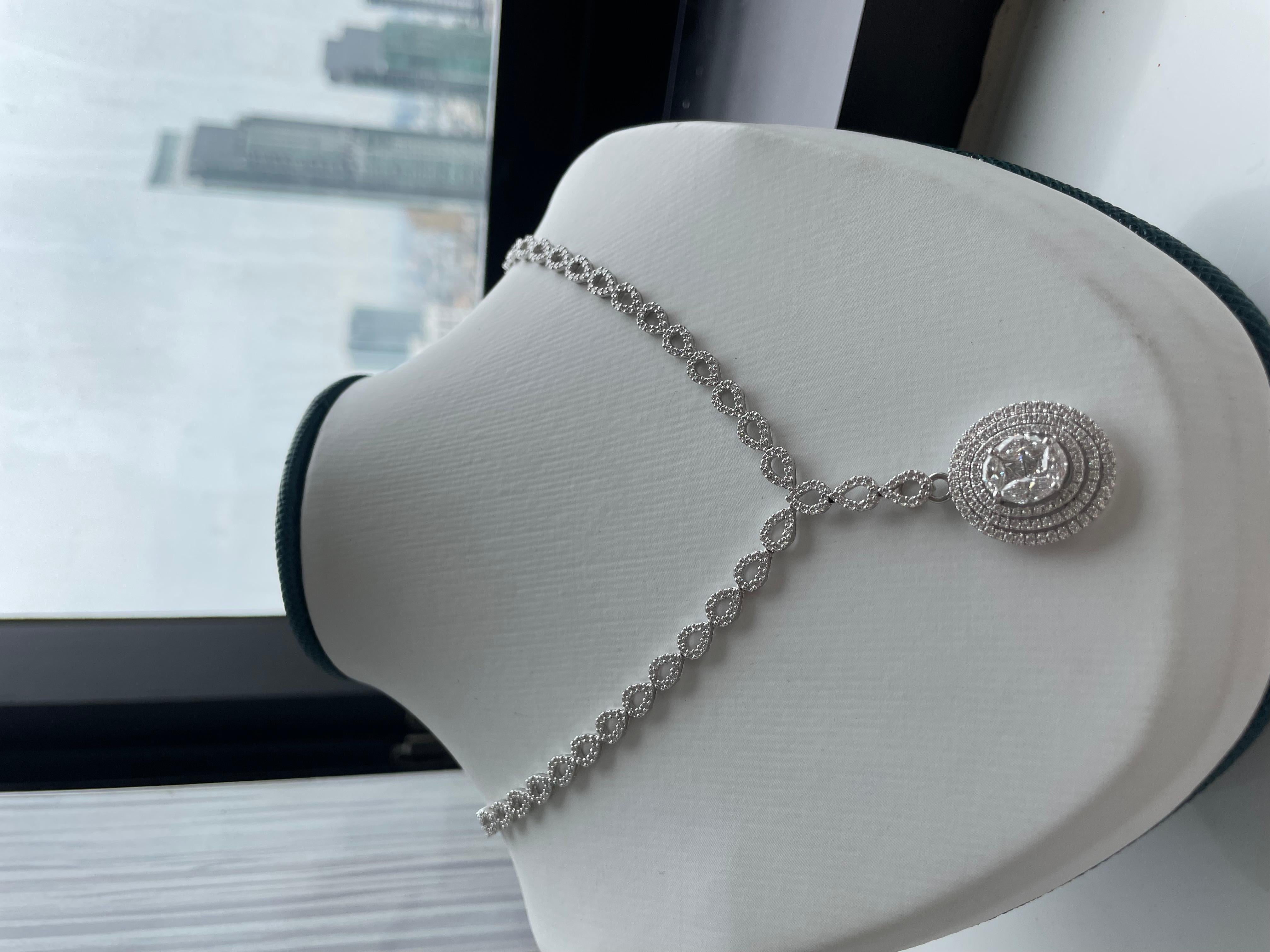 Collana con diamanti radianti ovali a raggiera in oro bianco 18 carati in vendita 6