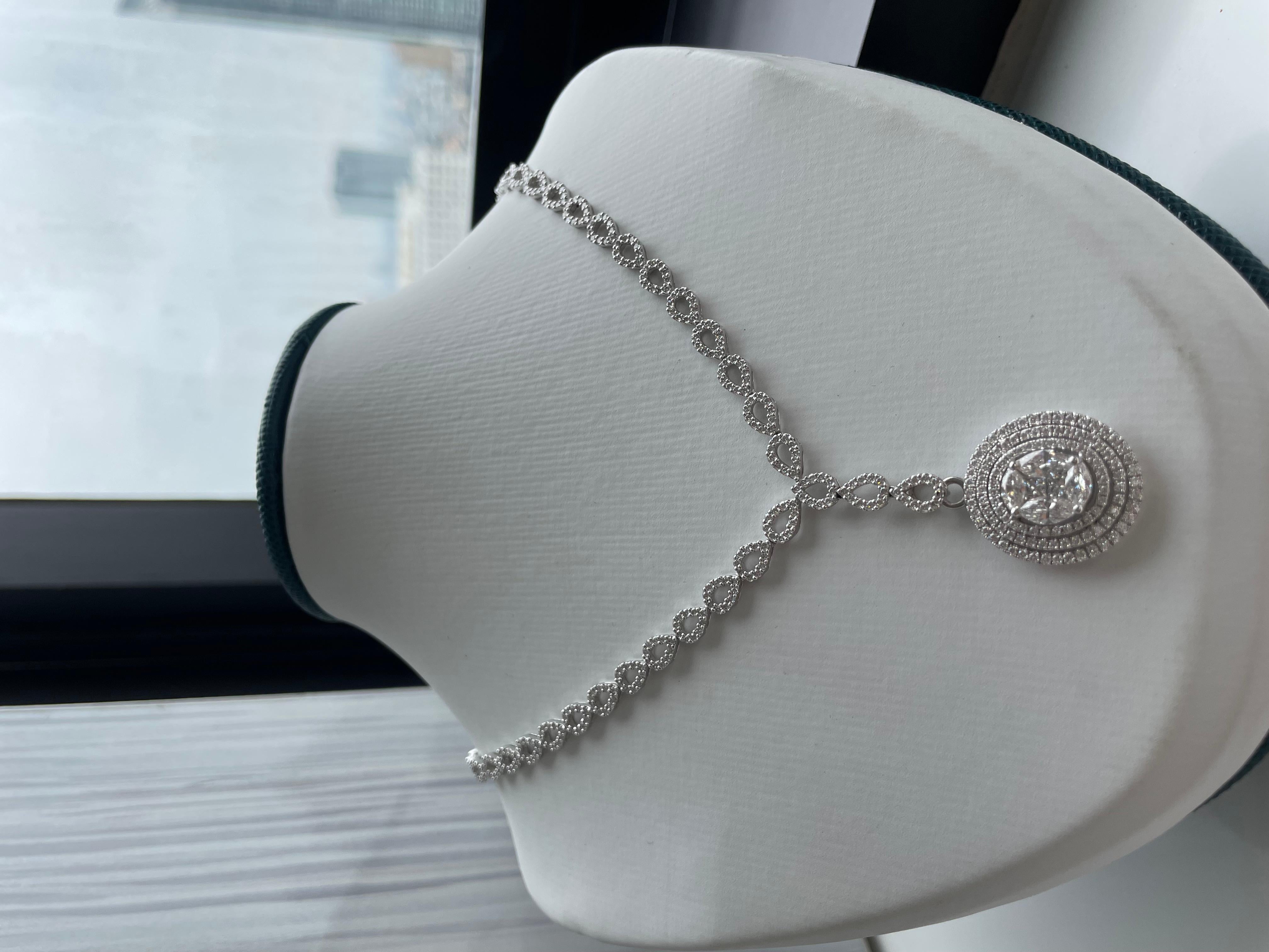 Collana con diamanti radianti ovali a raggiera in oro bianco 18 carati in vendita 7