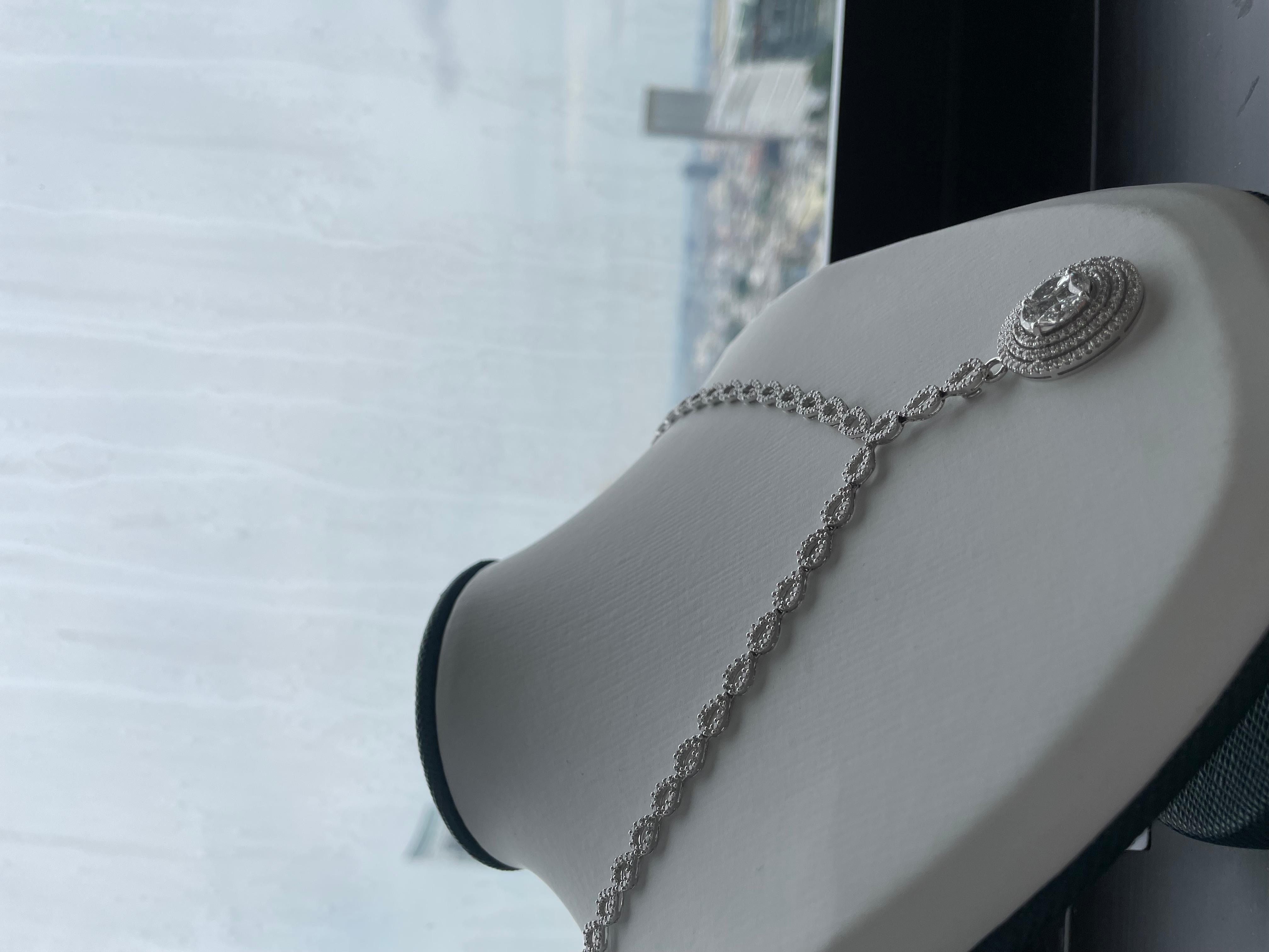 Collana con diamanti radianti ovali a raggiera in oro bianco 18 carati in vendita 9