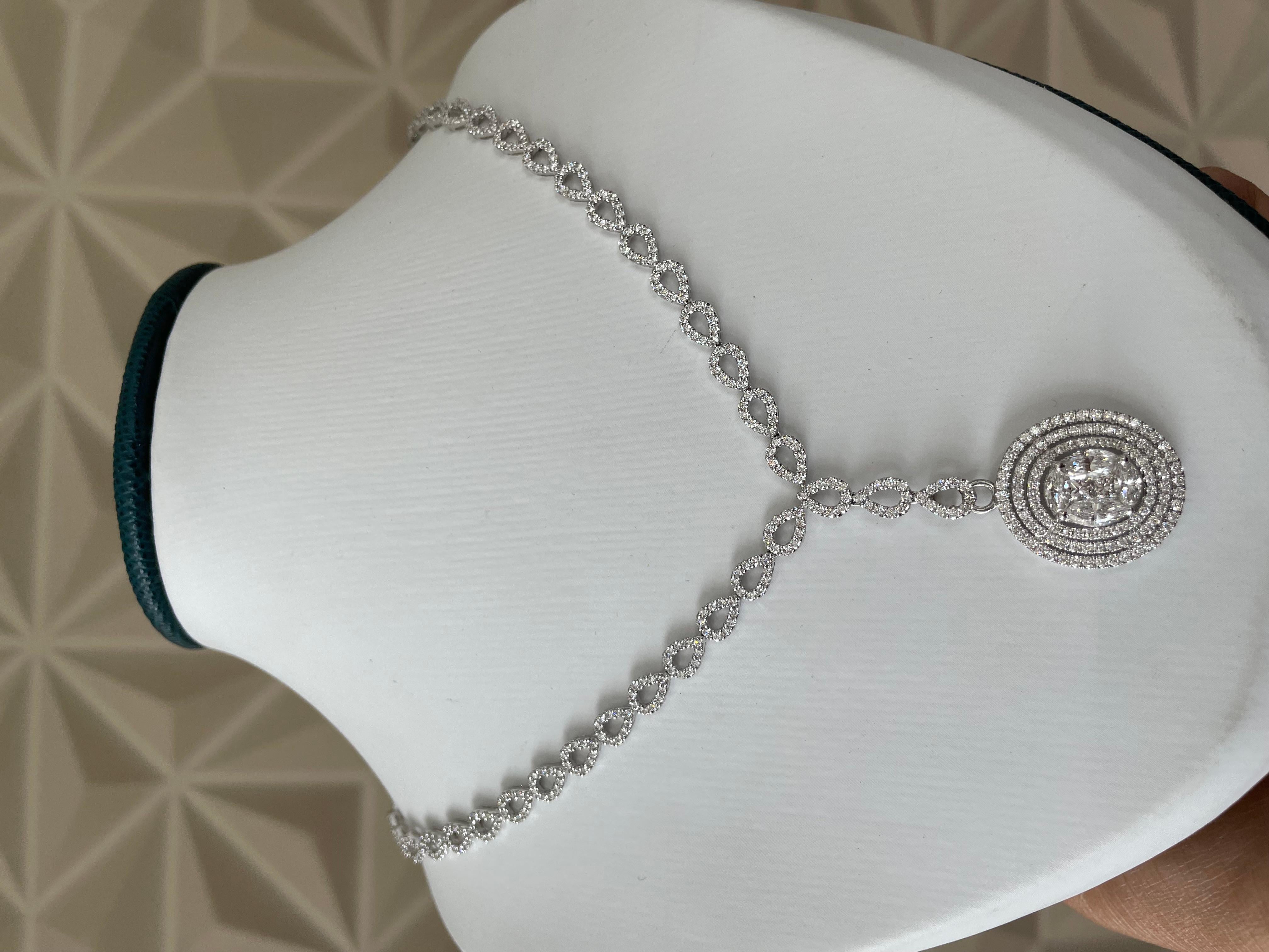 Collana con diamanti radianti ovali a raggiera in oro bianco 18 carati in vendita 12