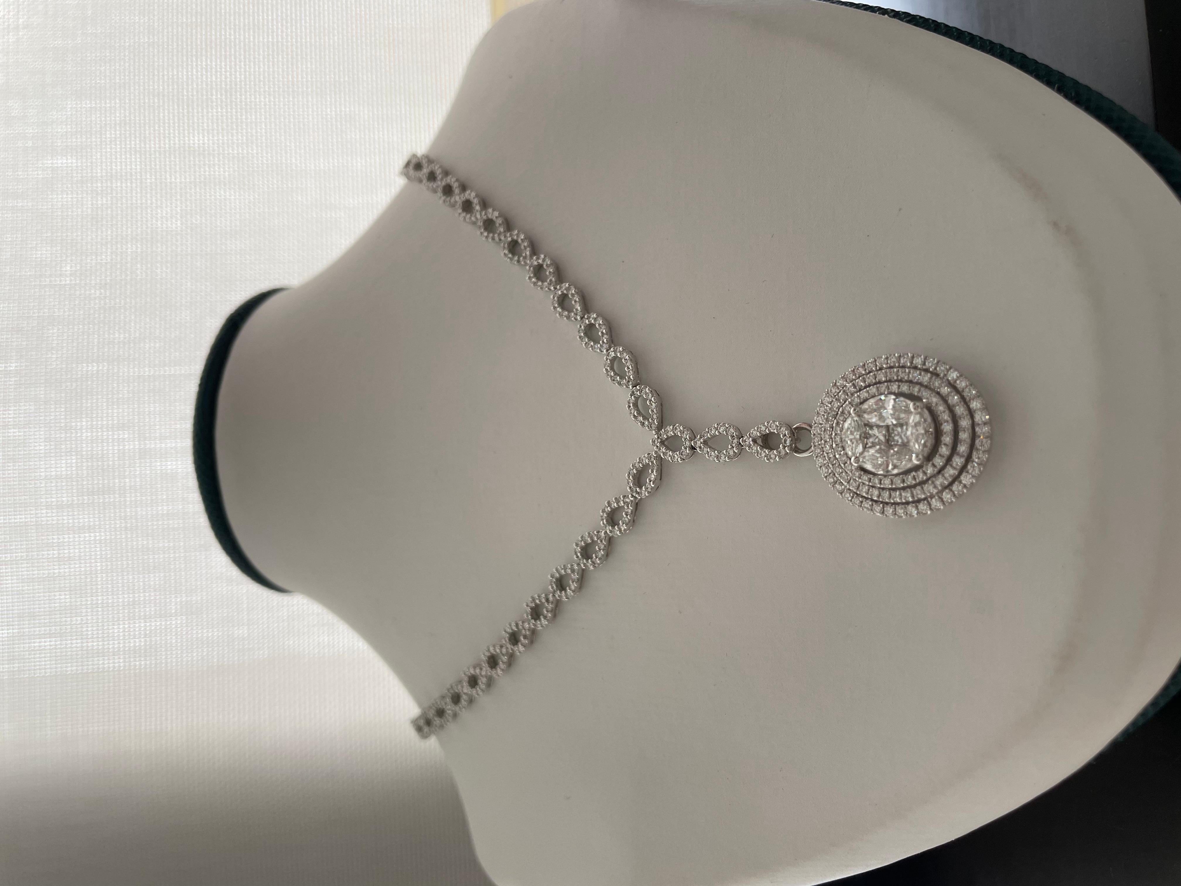 Collana con diamanti radianti ovali a raggiera in oro bianco 18 carati in vendita 4