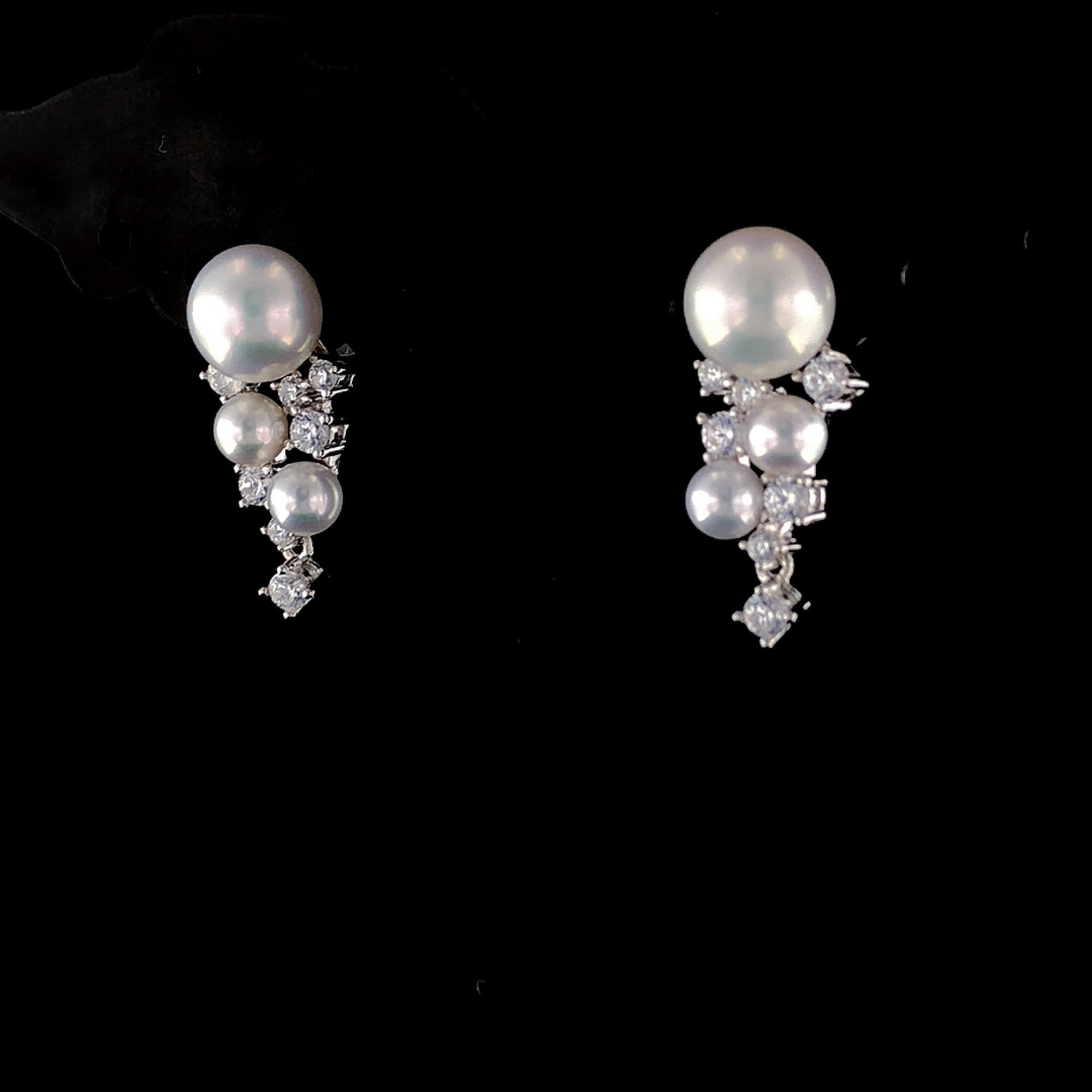 Taglio rotondo Orecchini con perle radianti in argento sterling in vendita
