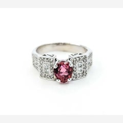 Anillo de Zafiro Rosa Radiante y Diamante en Oro Blanco de 18k
