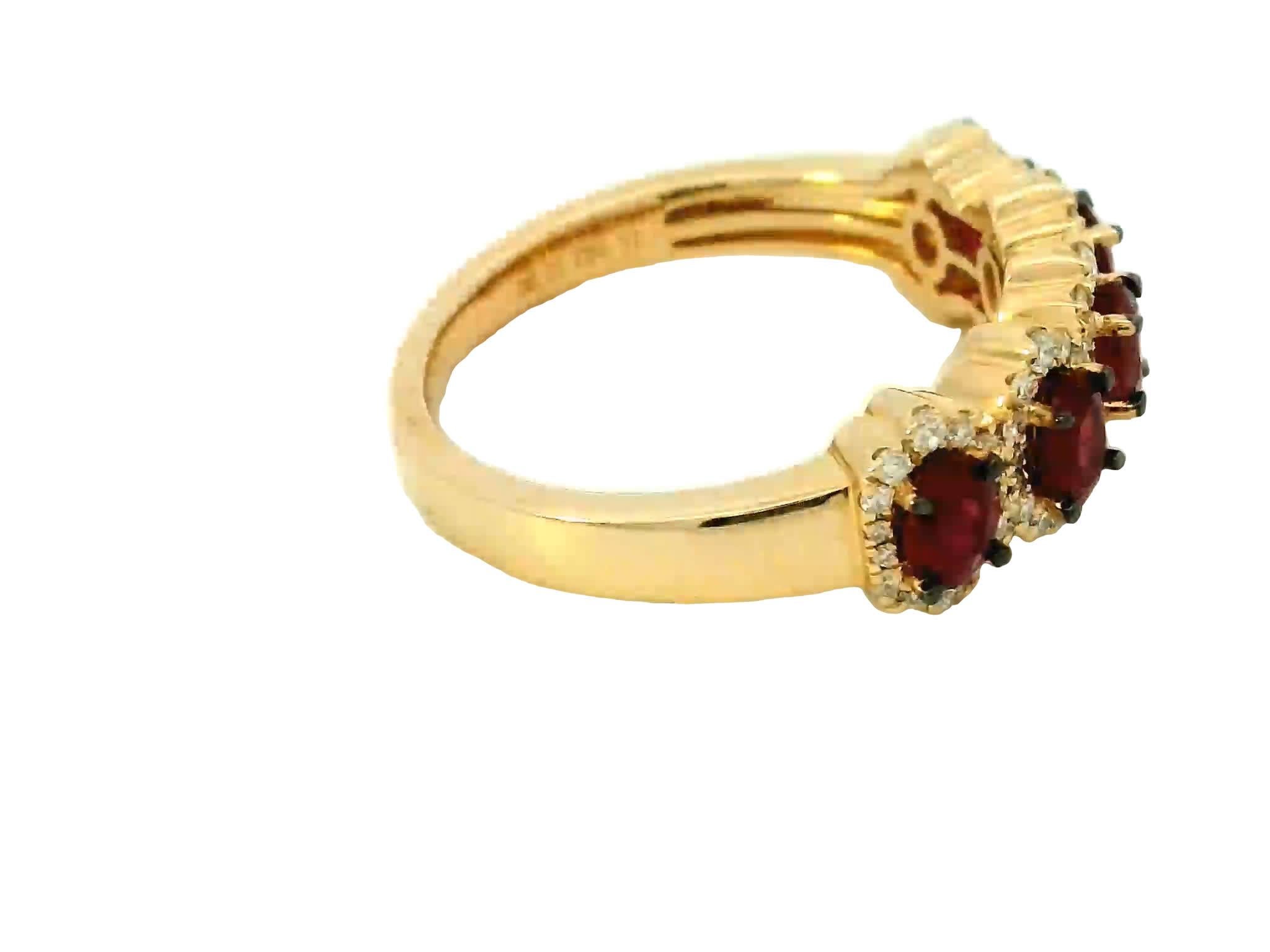 Radiant ruby & diamond ring In New Condition For Sale In Great Neck Plaza, NY
