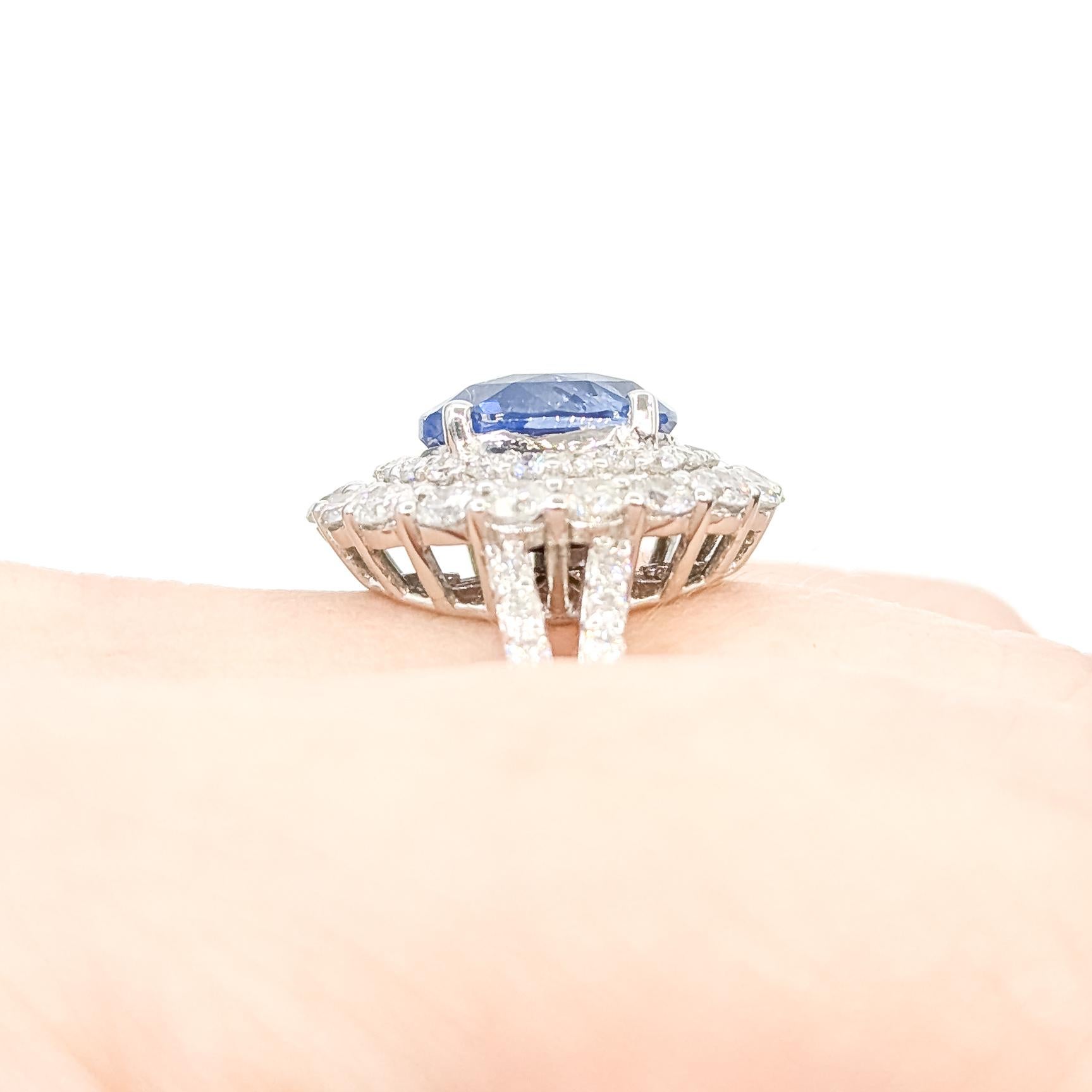 Ring mit strahlendem Saphir und Diamant aus Platin im Angebot 1