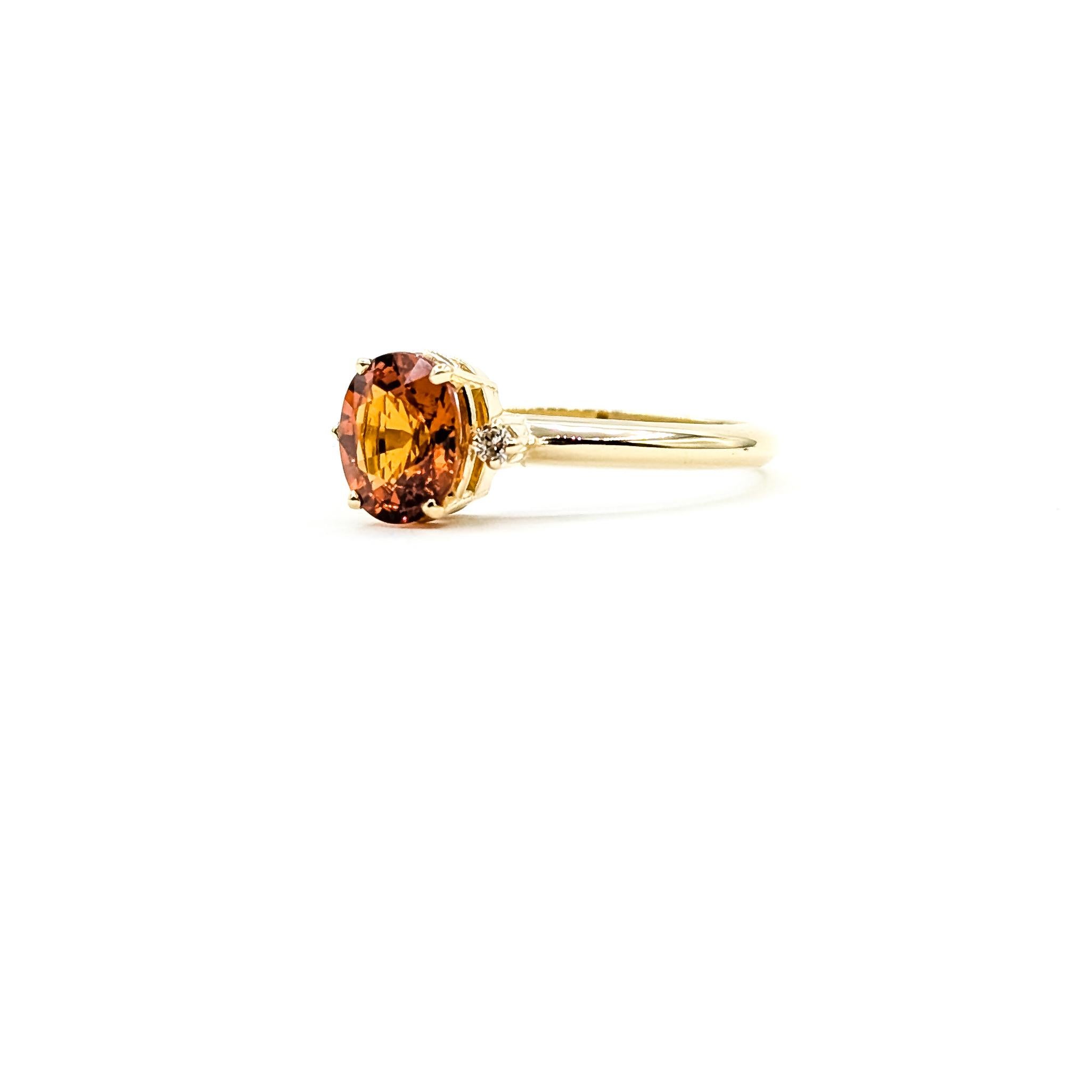 Contemporaneo Radiant Spessartine Garnet & Diamond Solitaire Ring in 14k Yellow Gold in vendita