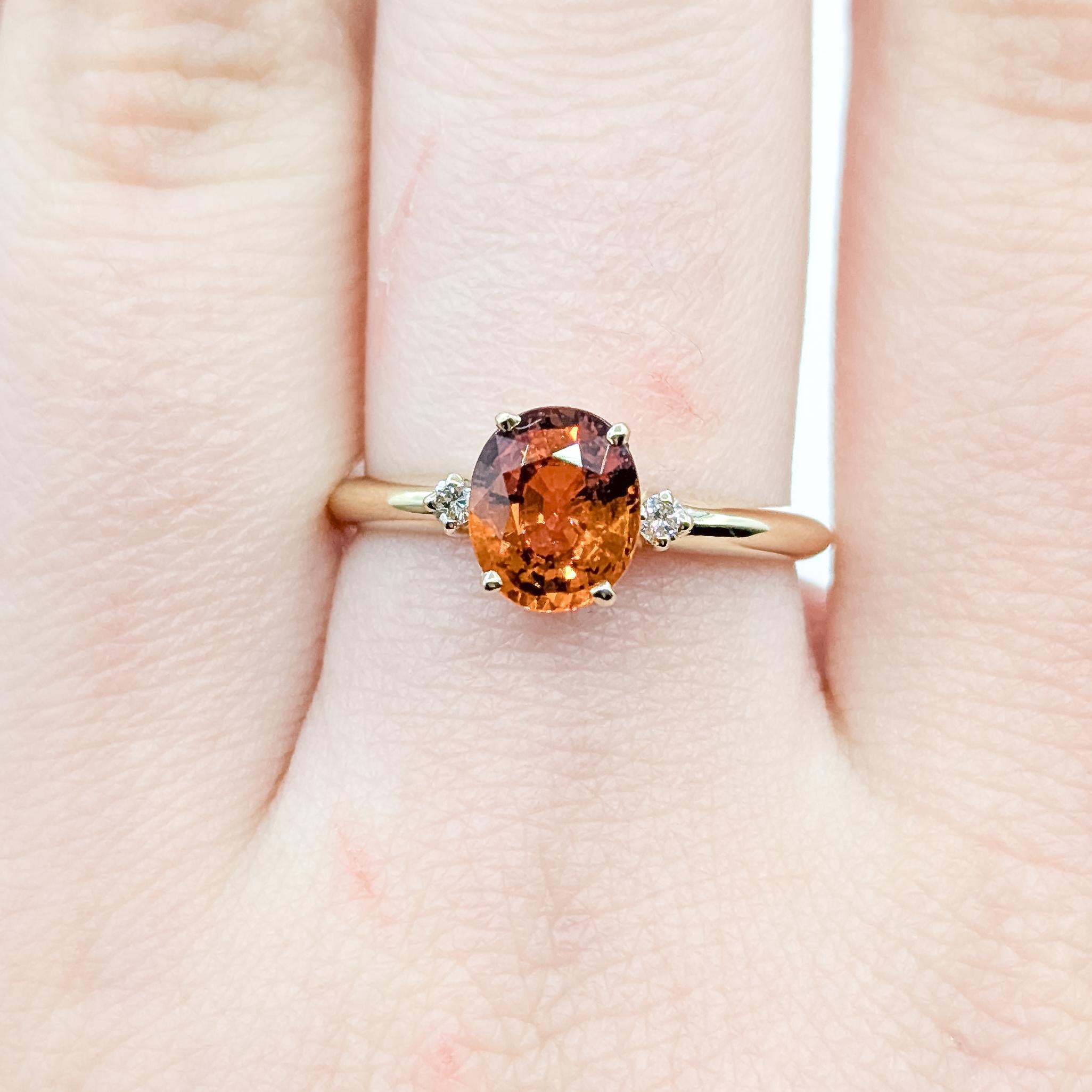 Radiant Spessartine Garnet & Diamond Solitaire Ring in 14k Yellow Gold In condizioni ottime in vendita a Bloomington, MN
