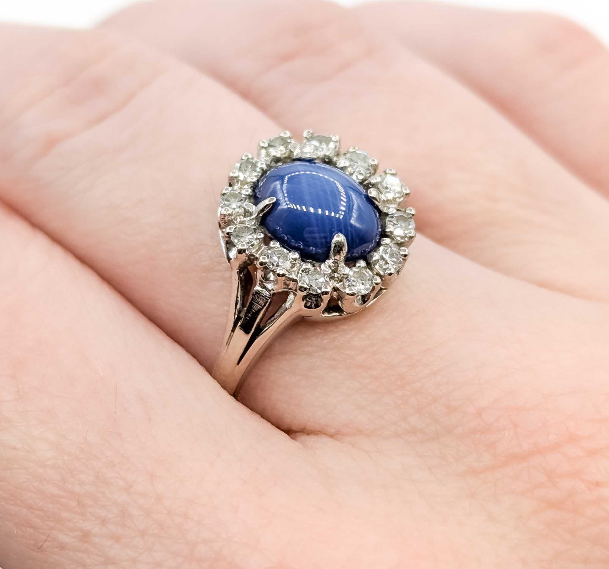 Contemporaneo Anello con zaffiro e diamante a stella radiante in oro bianco 14k vintage in vendita