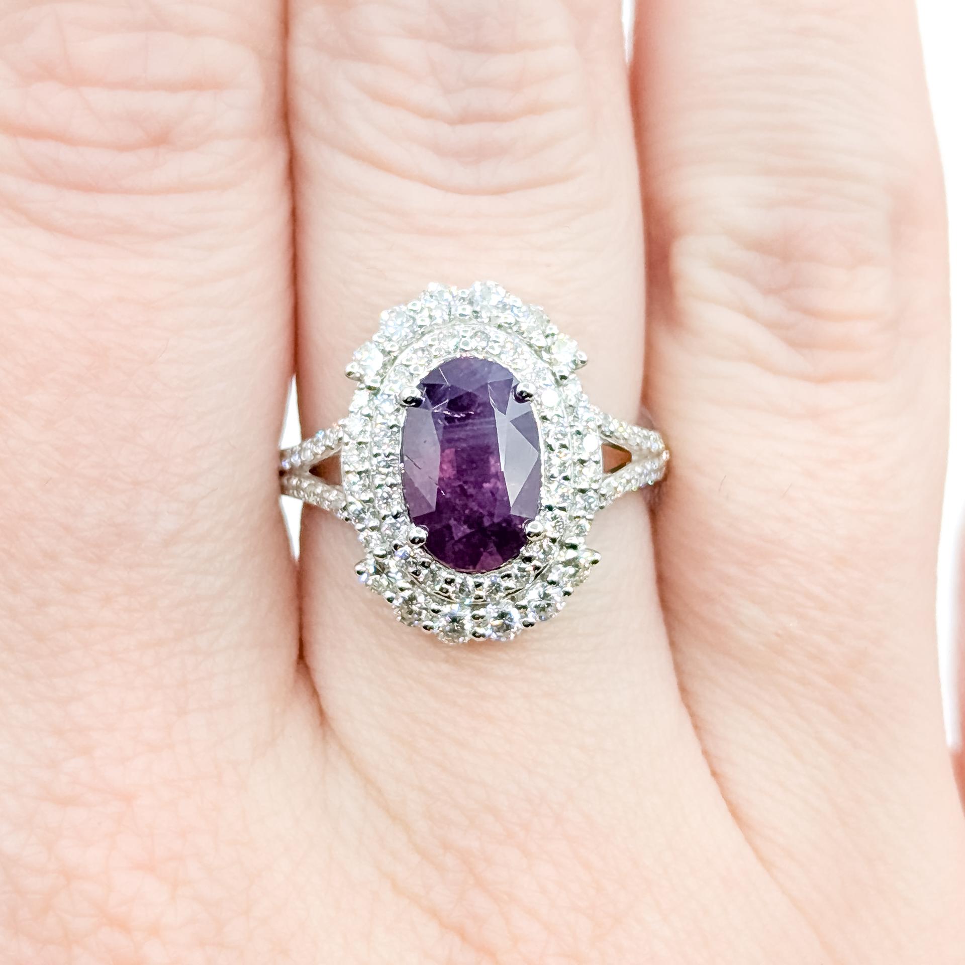 Donna Anello con zaffiro non riscaldato e diamante in platino in vendita