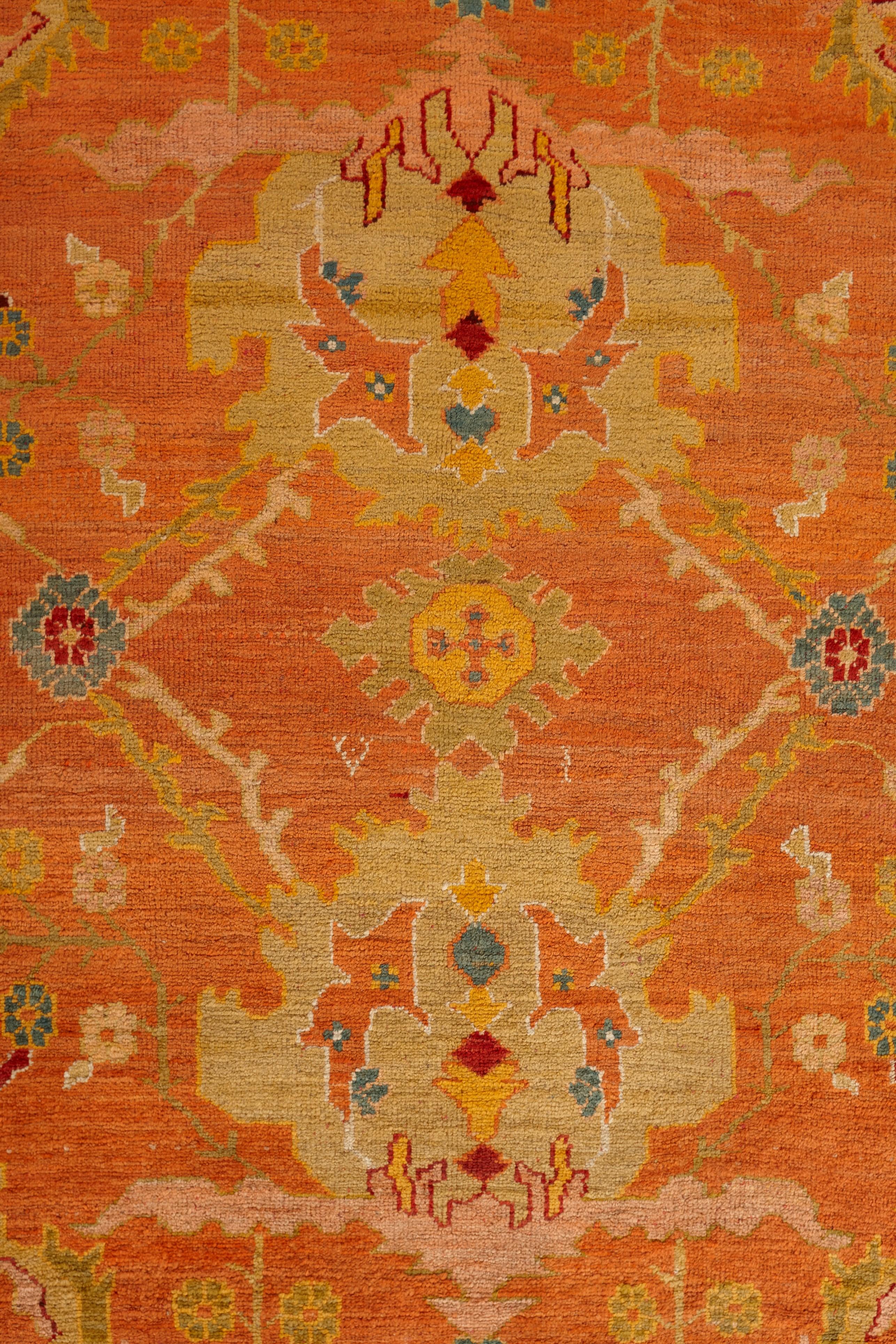 XIXe siècle Radient Tapis Oushak du 19ème siècle en vente