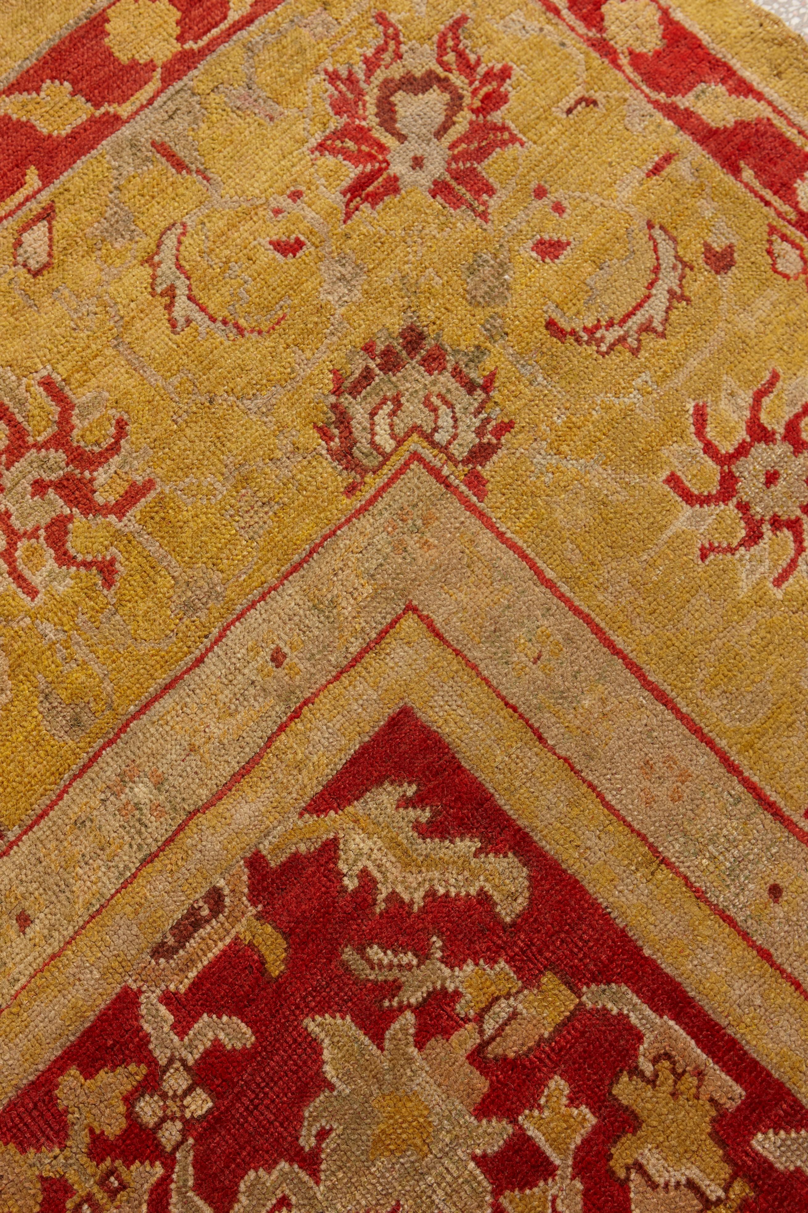 Radient Antiker Oushak-Teppich (20. Jahrhundert) im Angebot
