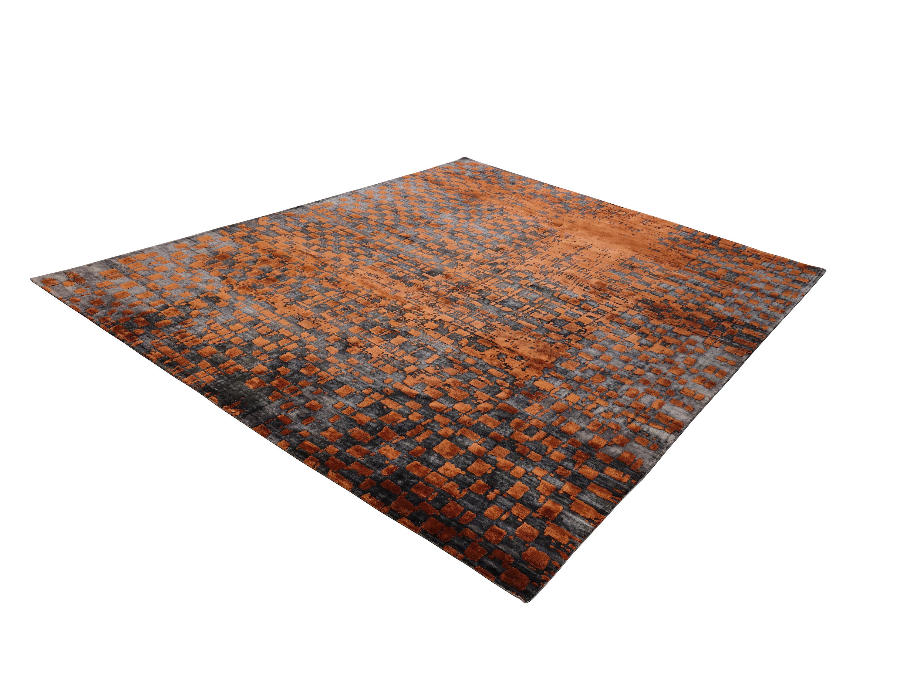 RADIEUX Hand Knotted Contemporary Rug in Rust and Black/White Colours by Hands In New Condition For Sale In New Delhi, IN