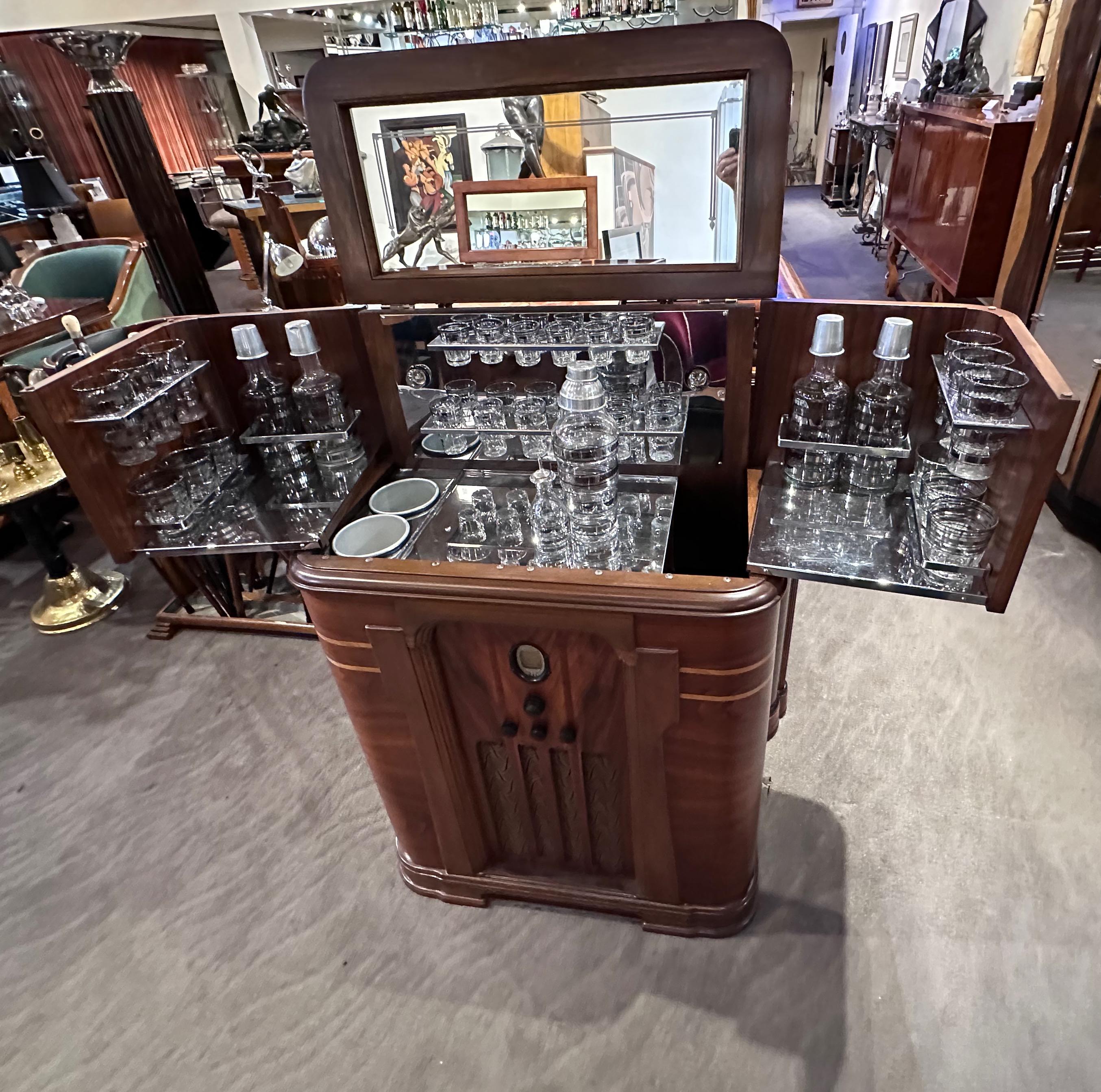 his spectacular Art Deco Philco Radio Bar is one of the most highly sought-after pieces by radio and bar enthusiasts alike. Created originally during the Prohibition Era – a time of fascination with hidden and secret liquor bars, it reached a high
