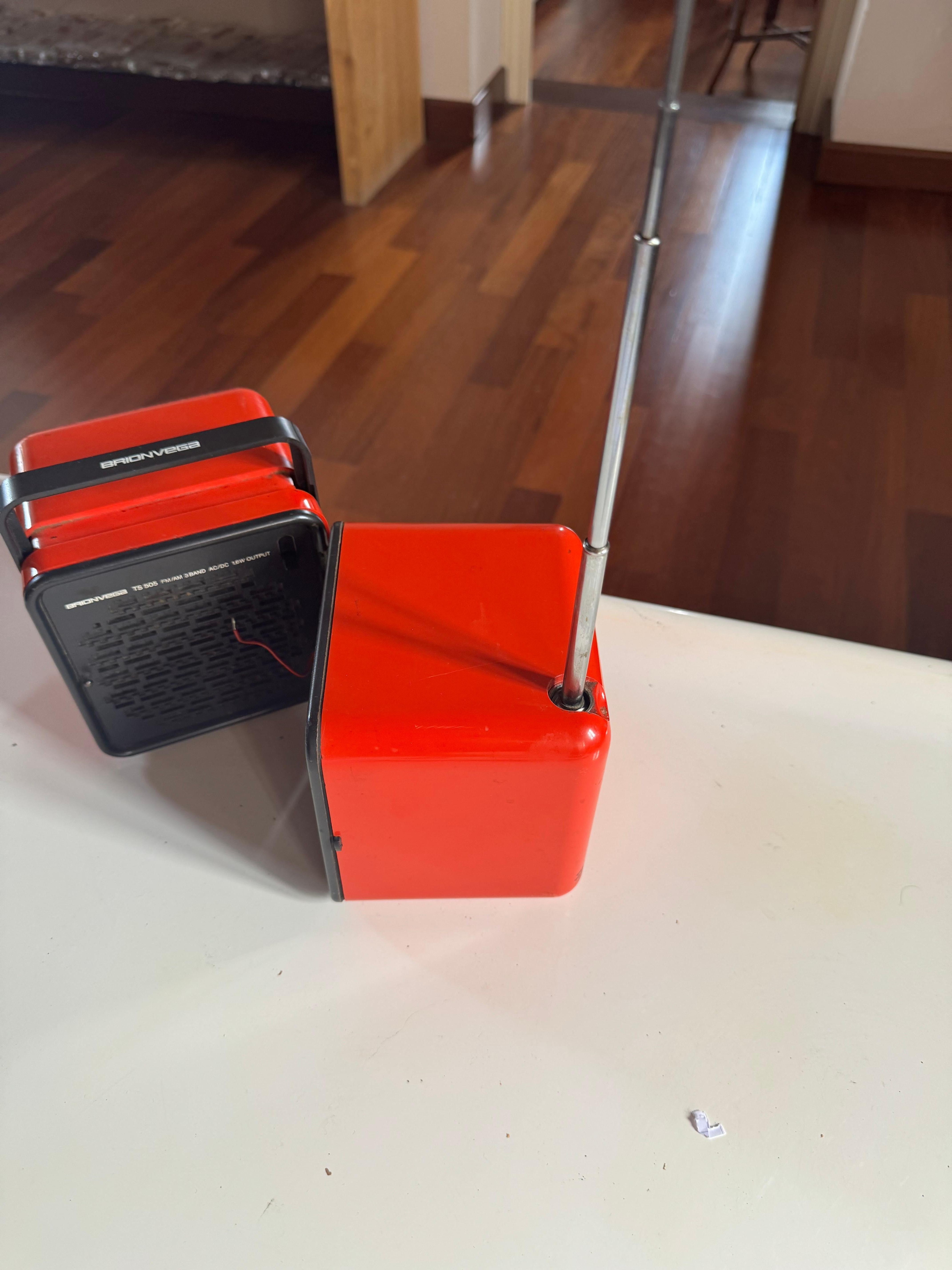 Mid-20th Century Radio Cubo Brionvega par M. Zanuso et M. Scapper en vente