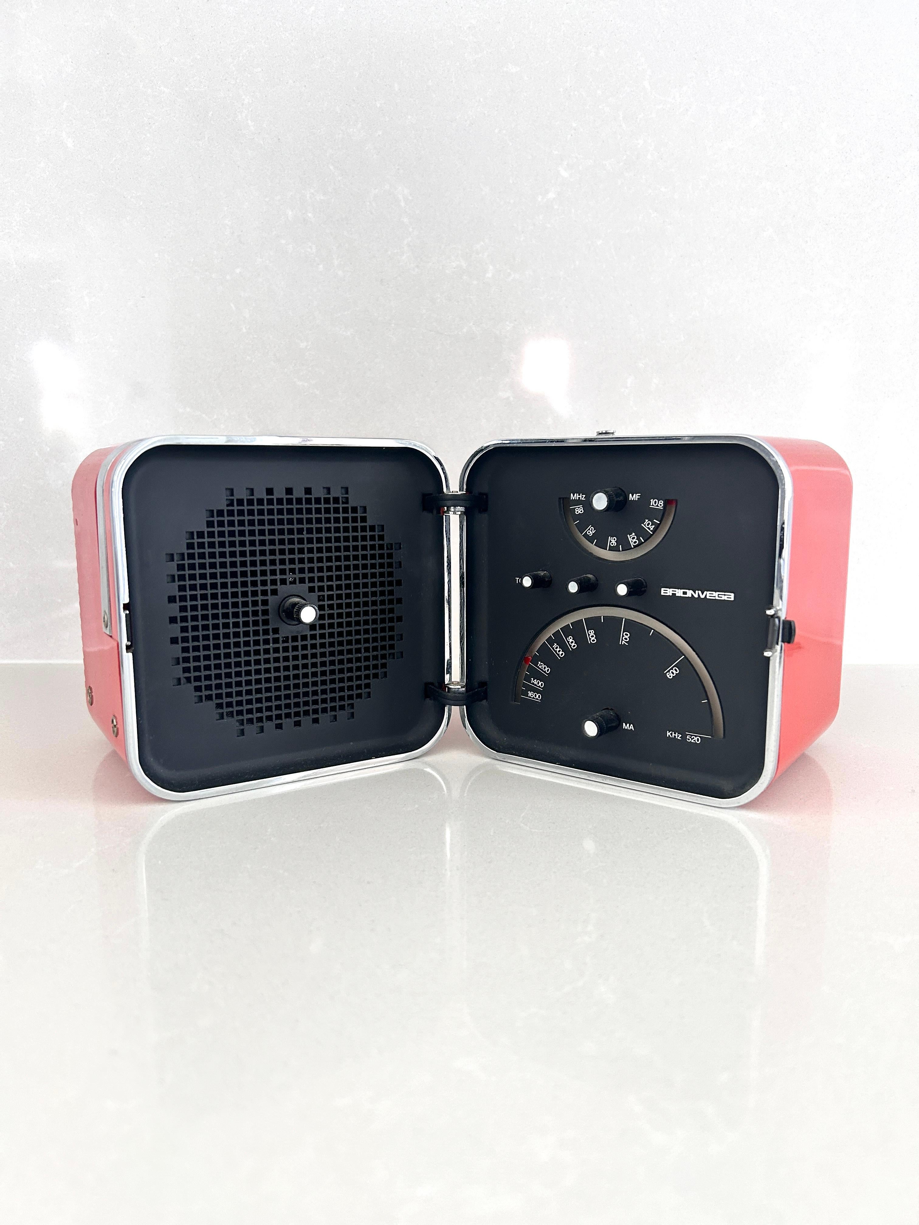 Radio Cube Brionvega TS502 Rot mit Knöpfen, entworfen von Richard Sapper und Marco Zanuso