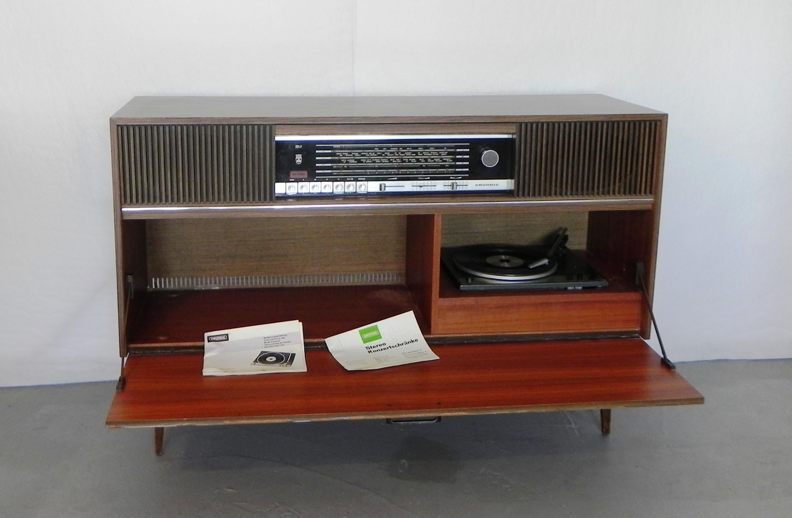 mobile radio giradischi grundig anni 70