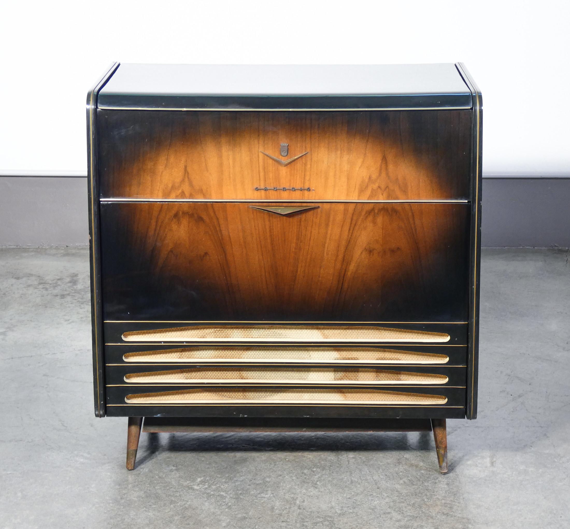 Tedesco Radio-fono-registratore Grundig Musikschrank 7038, Germania, 1958