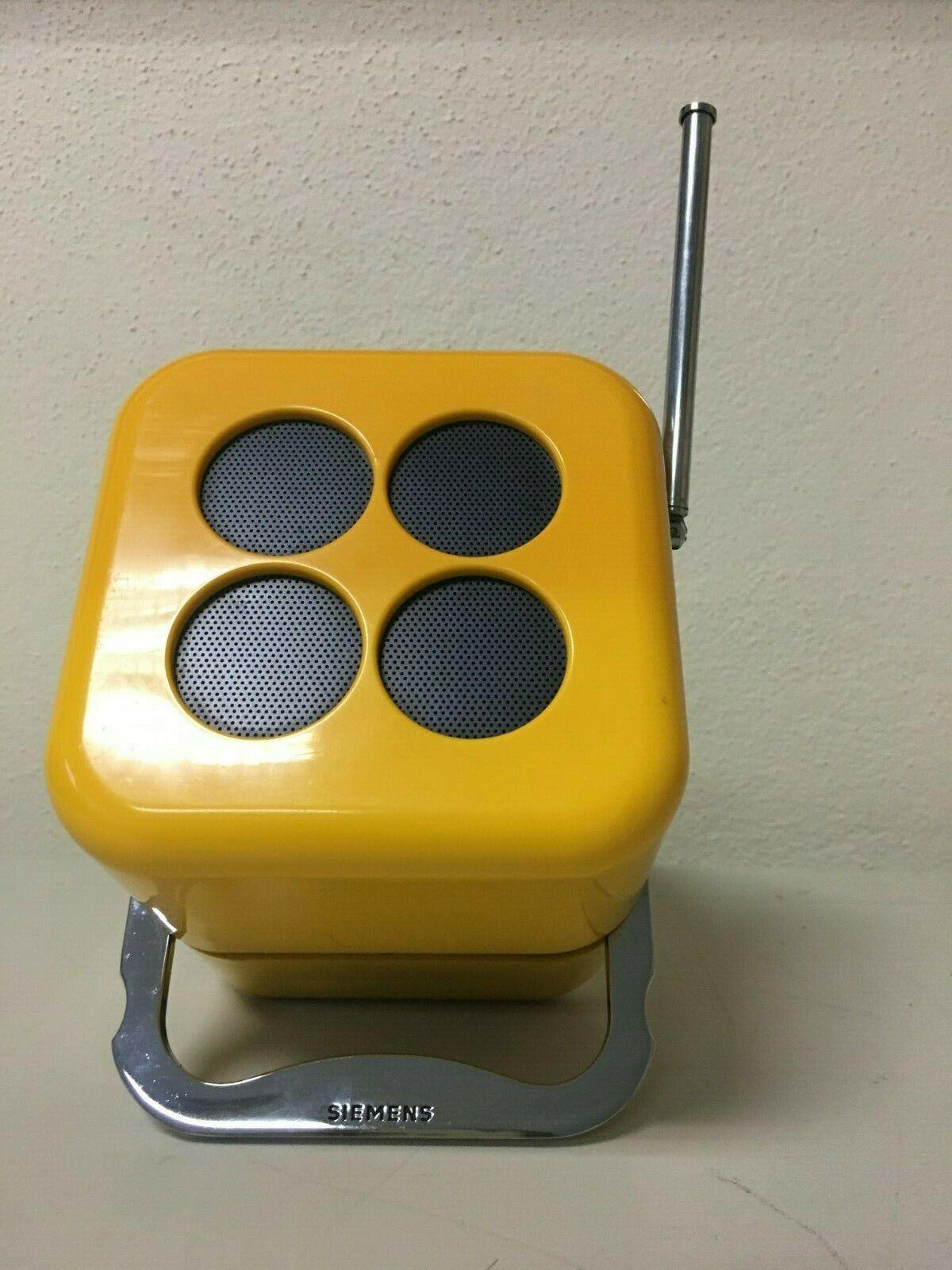 Radio by Mario Bellini, made by Siemens in 1968. Powered by batteries but can also run off the mains. Remains fully functional and has a power cord, Eight 1.5V type C batteries can be used but are not included. 220/145 Volt (can be switched).