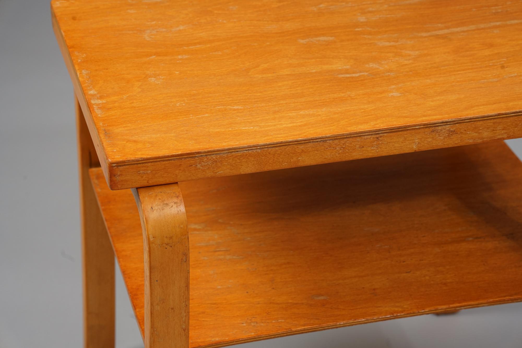 Side/Radio Table, Alvar Aalto, Oy Huonekalu- ja Rakennustyötehdas Ab, 1950s In Good Condition For Sale In Helsinki, Uusimaa