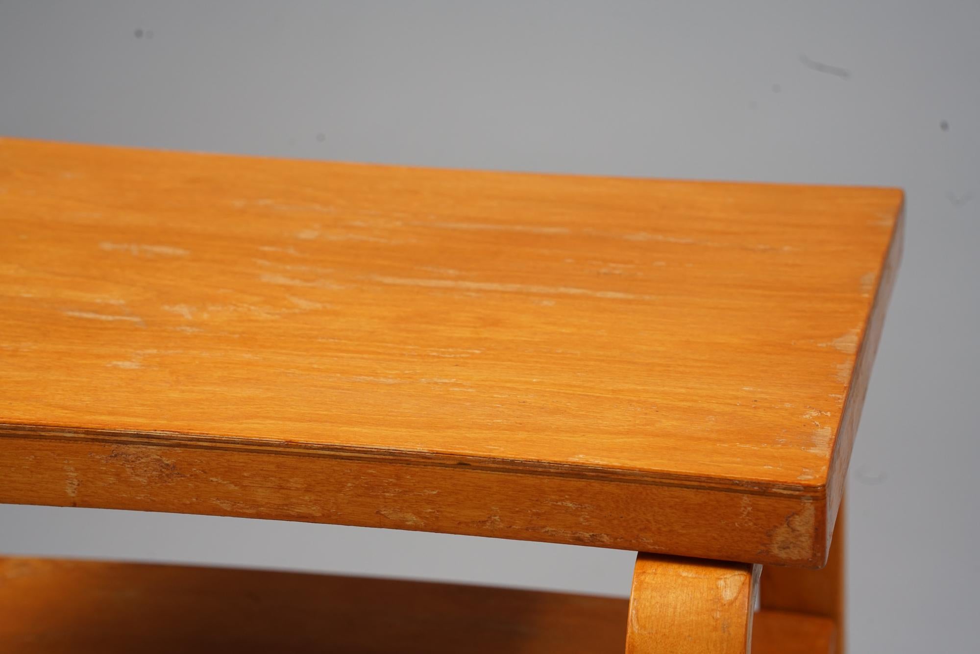 Side/Radio Table, Alvar Aalto, Oy Huonekalu- ja Rakennustyötehdas Ab, 1950s For Sale 1