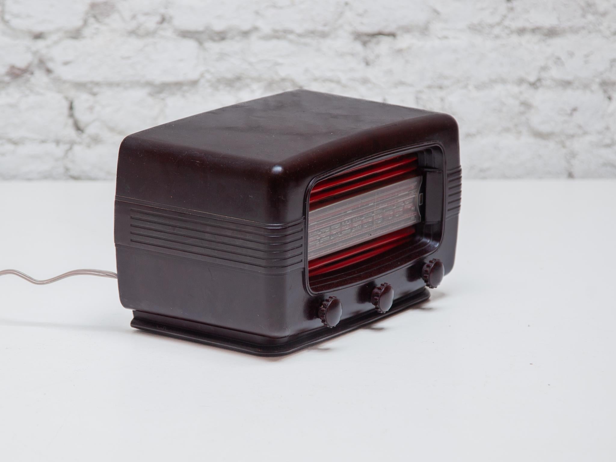 Belgian Radio TSF Radialva Super-As 55, 1950s, Bakelite For Sale