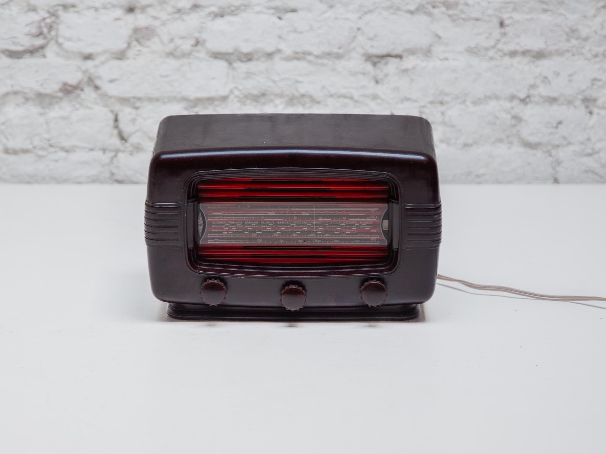 Mid-Century Modern Radio TSF Radialva Super-As 55, années 1950, Bakélite en vente