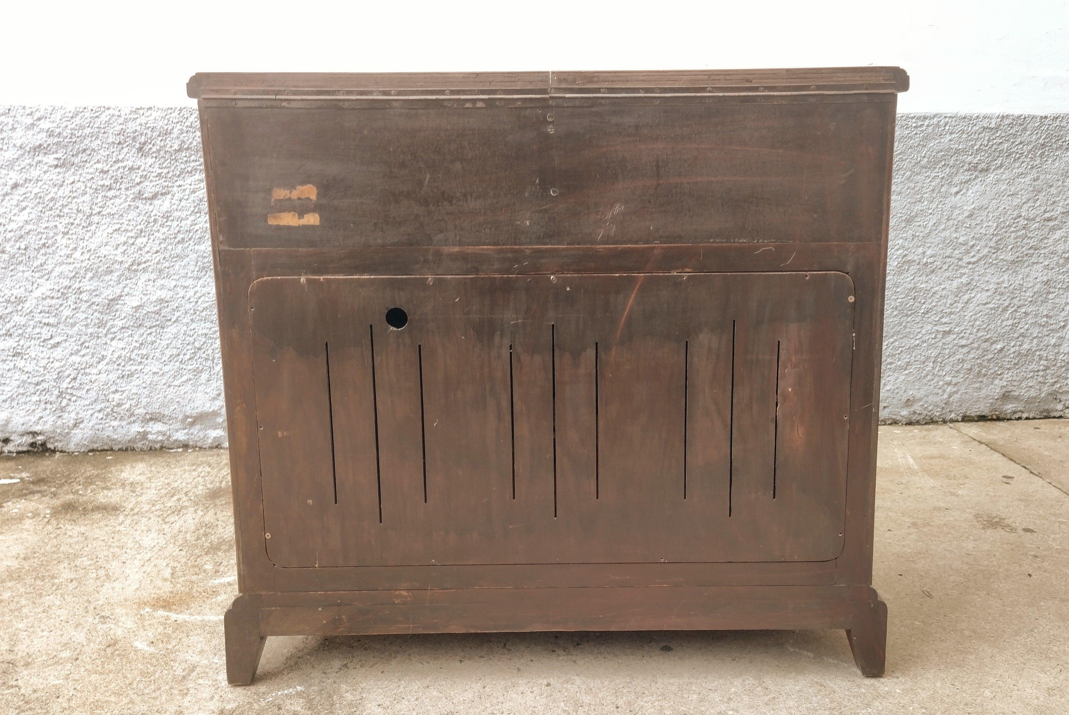 Radio Victrola Universal 1950s in Cherrywood 'Does Not Work' For Sale 11