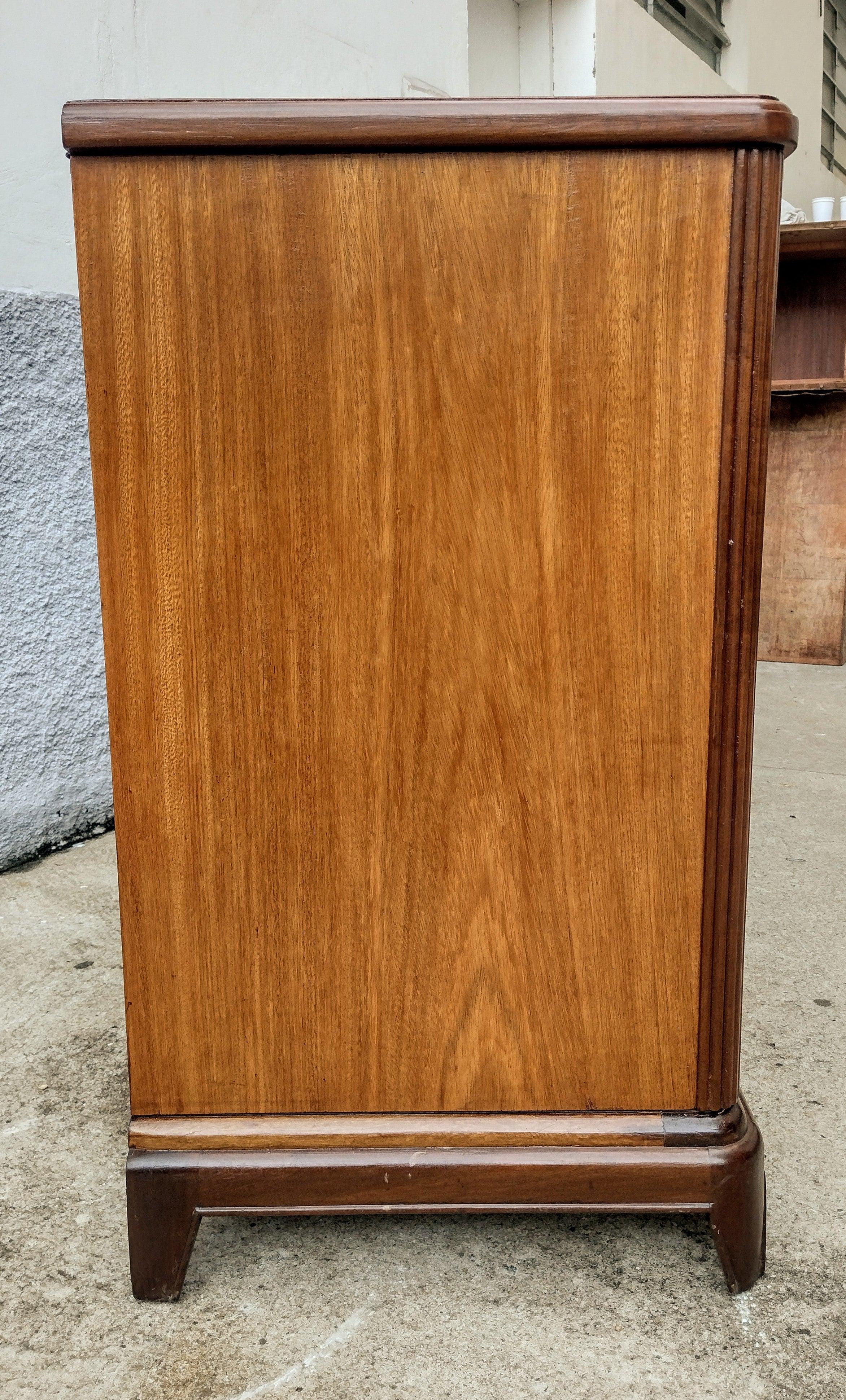 Radio Victrola Universal 1950s in Cherrywood 'Does Not Work' For Sale 12