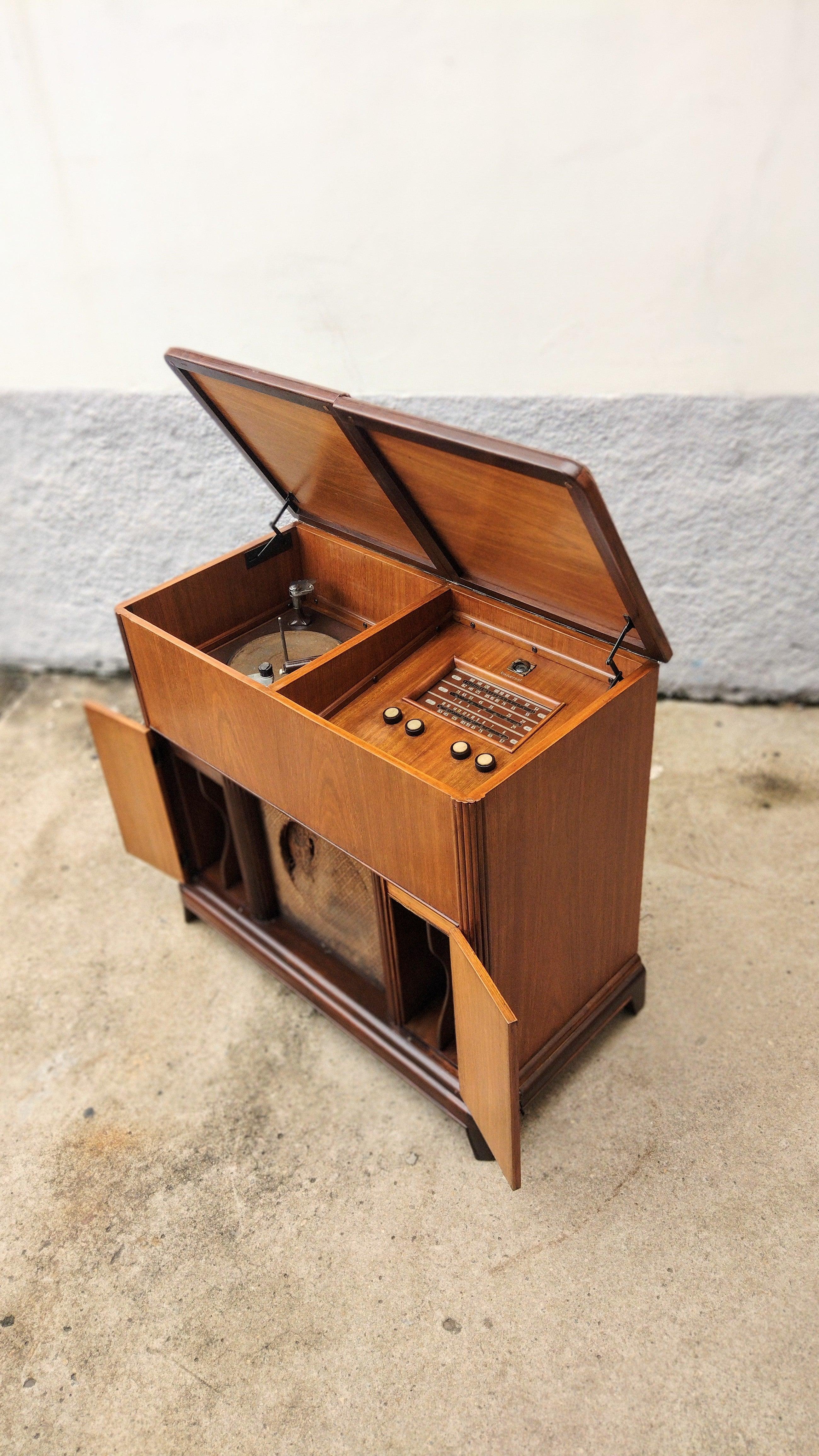 Wood Radio Victrola Universal 1950s in Cherrywood 'Does Not Work' For Sale