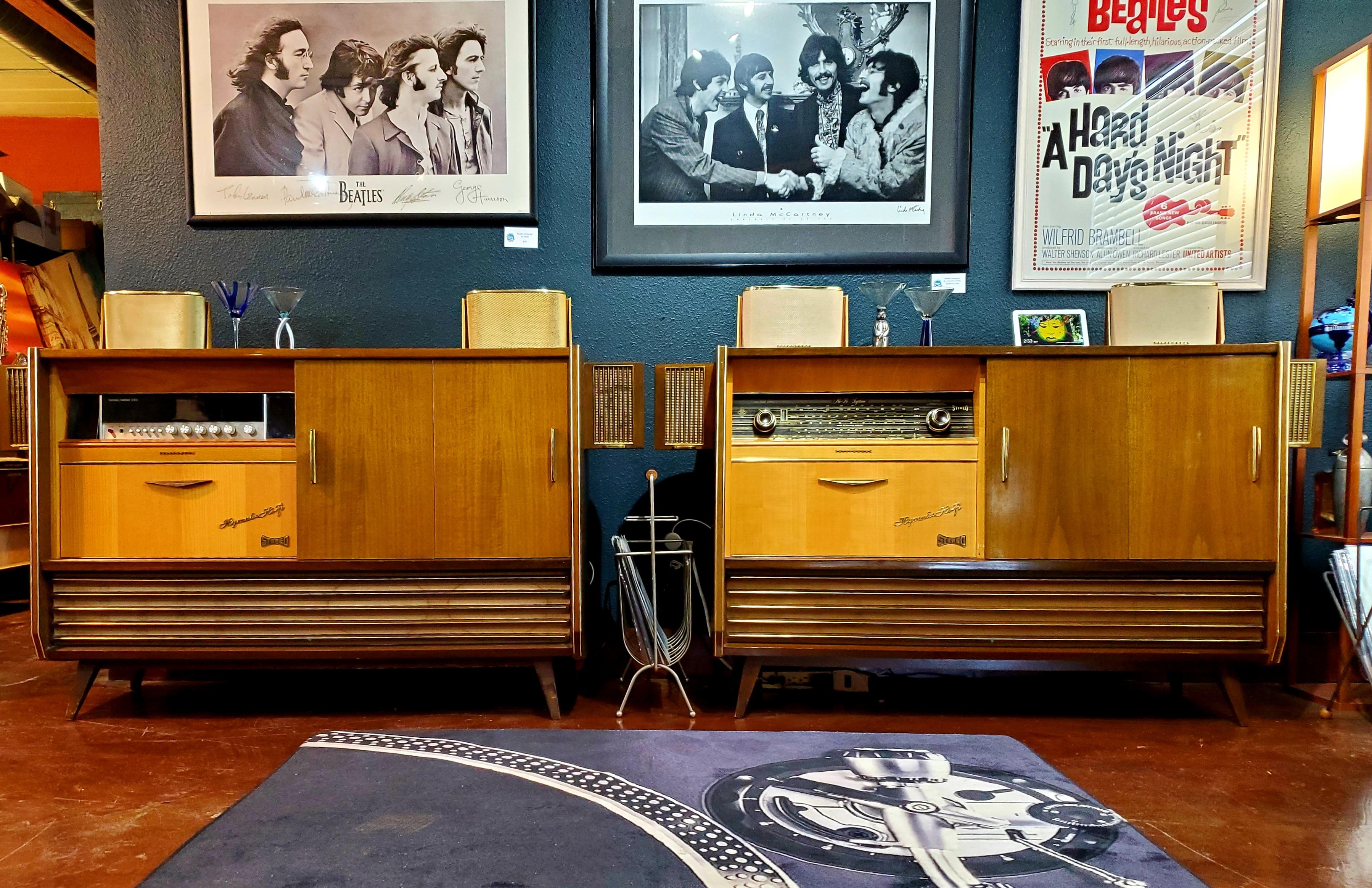 Radiogram Stereo Record Player « The Coffee Table Console Book » ( radios vintage) en vente 3