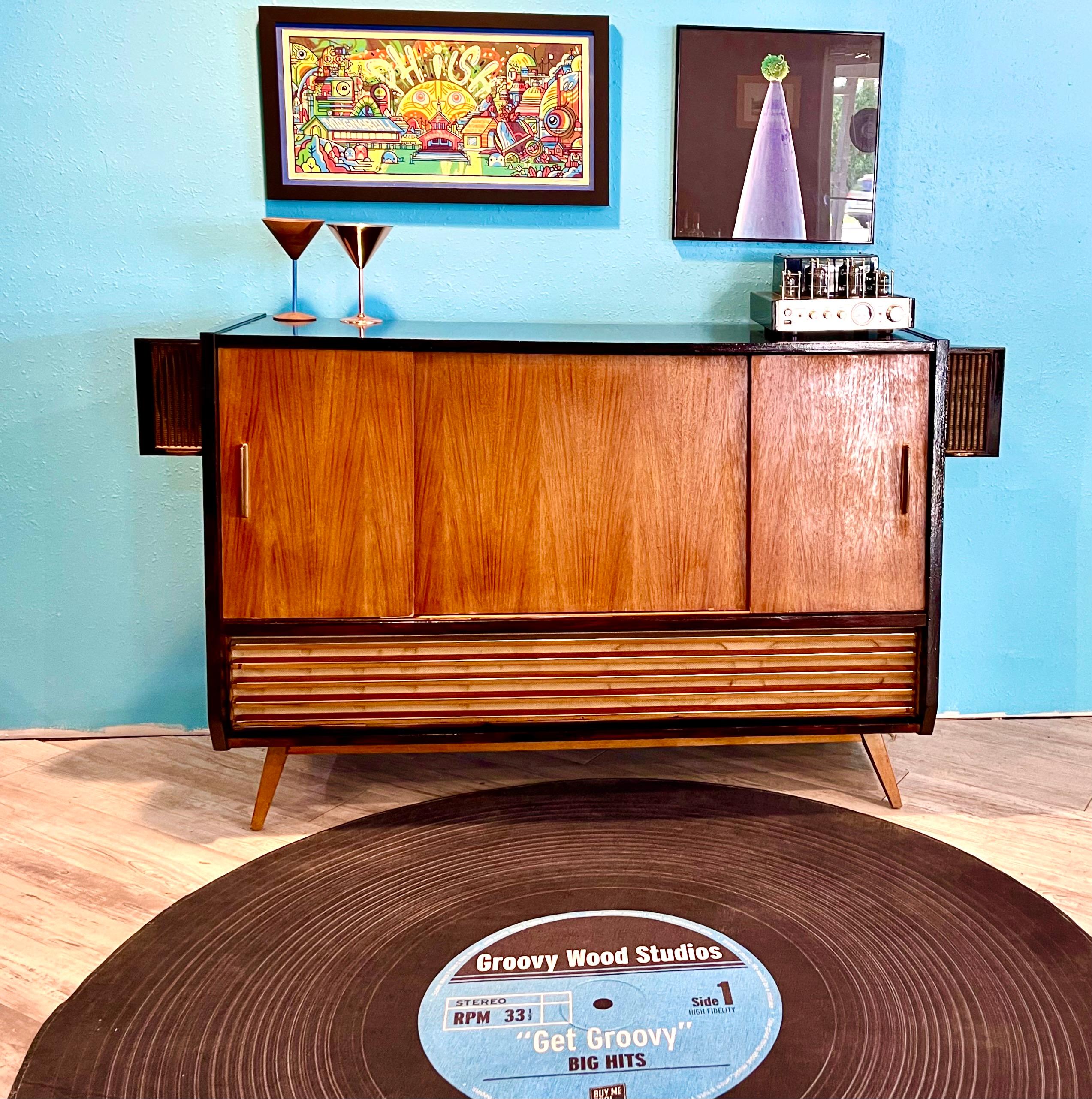 Radiogram Stereo Record Player « The Coffee Table Console Book » ( radios vintage) en vente 11