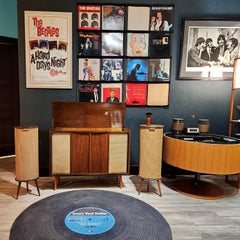 Radiogram Stereo Record Player "The Coffee Table Console Book" (vintage radios)