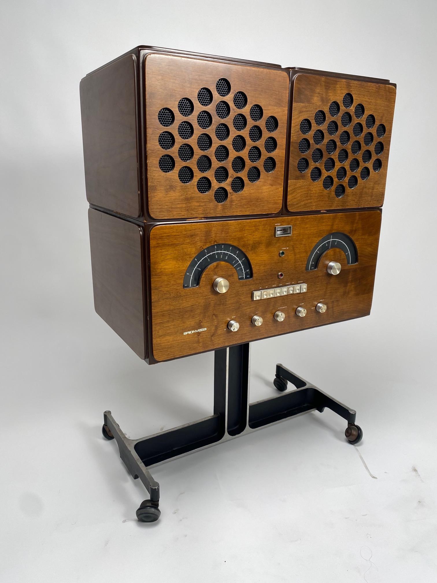 Mid-Century Modern Radiophonograph Brionvega RR 126 by Achille and Pier Giacomo Castiglioni, Italy  For Sale