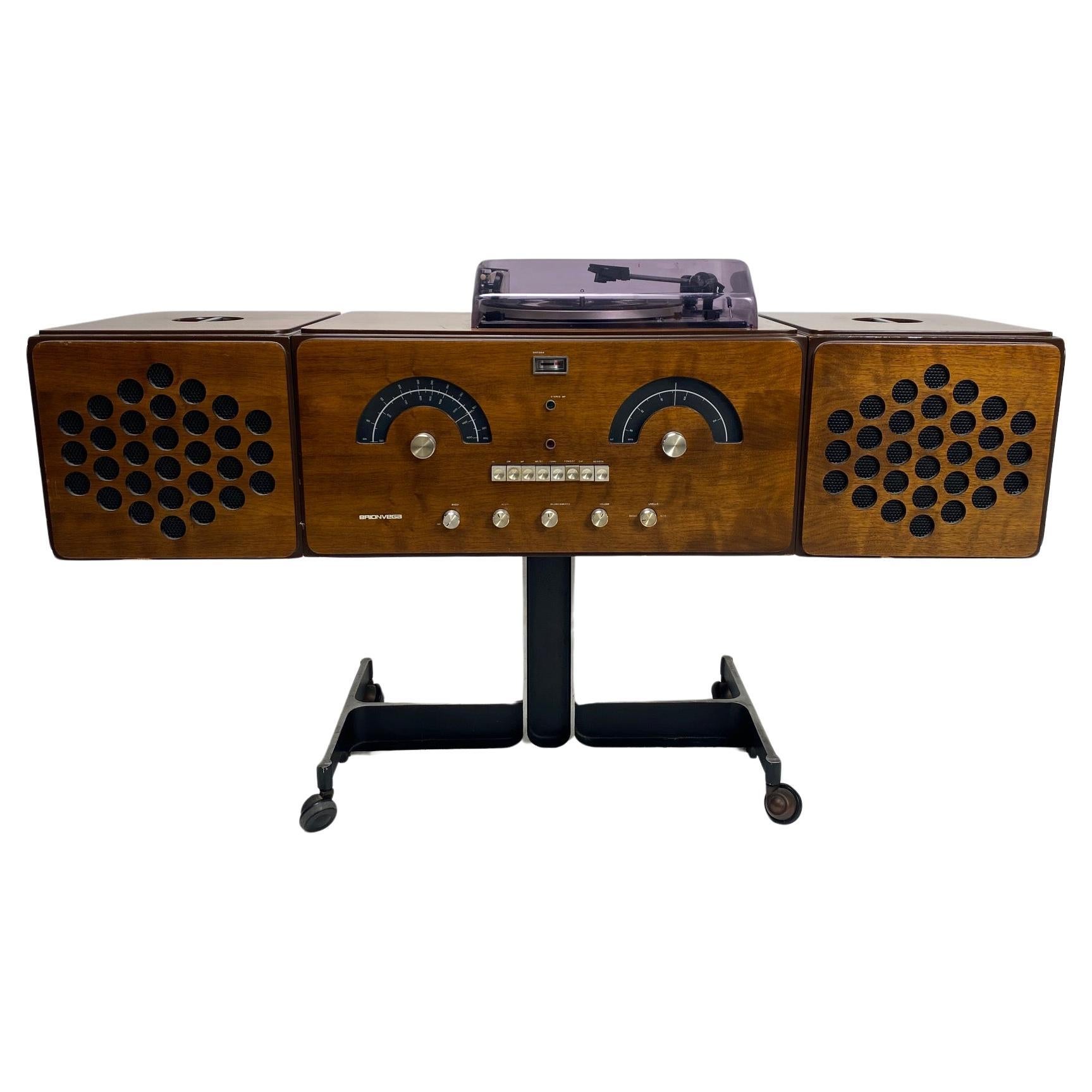Radiophonograph Brionvega RR 126 by Achille and Pier Giacomo Castiglioni, Italy  For Sale