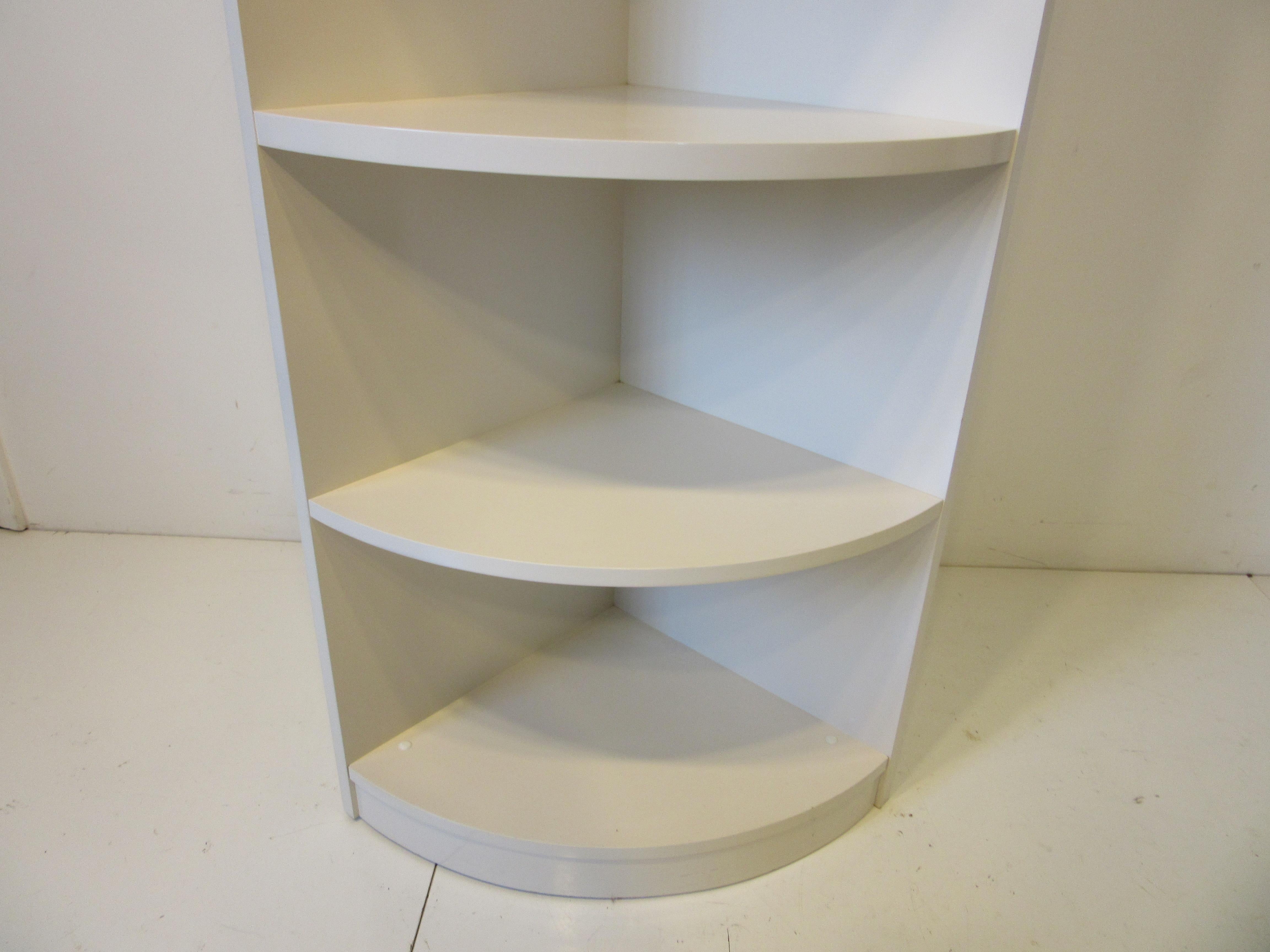 corner book case