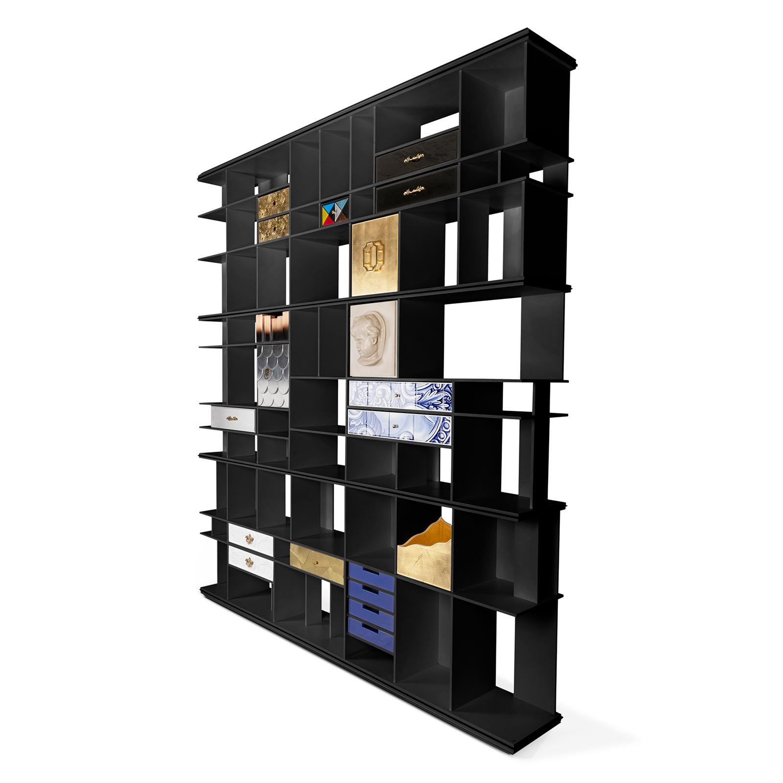 Radius Designiertes schwarzes Bücherregal (Portugiesisch) im Angebot