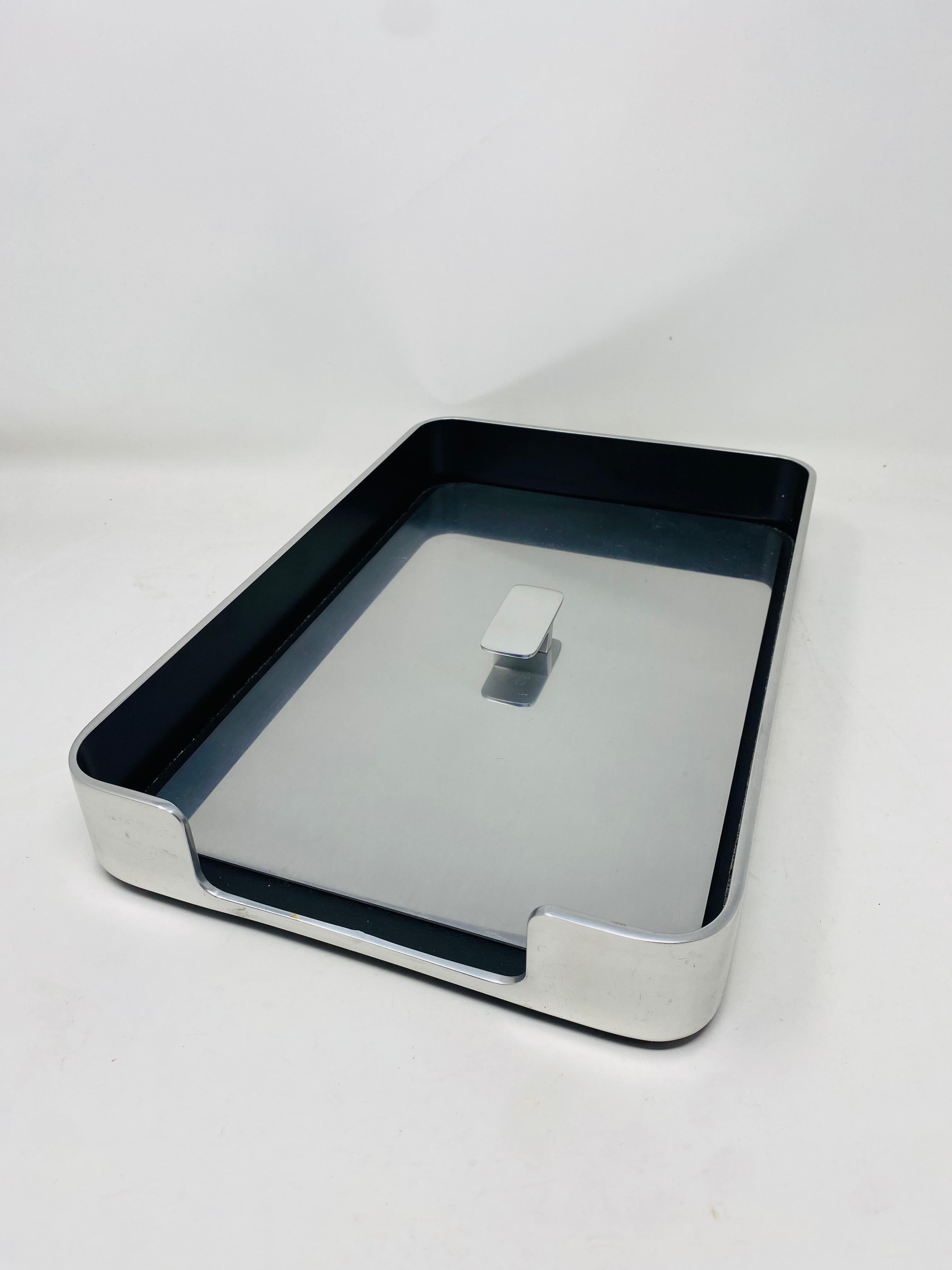 Bandeja para cartas Radius One cromada con tapa de William Sklaroff para Smith Metal Arts Cromo