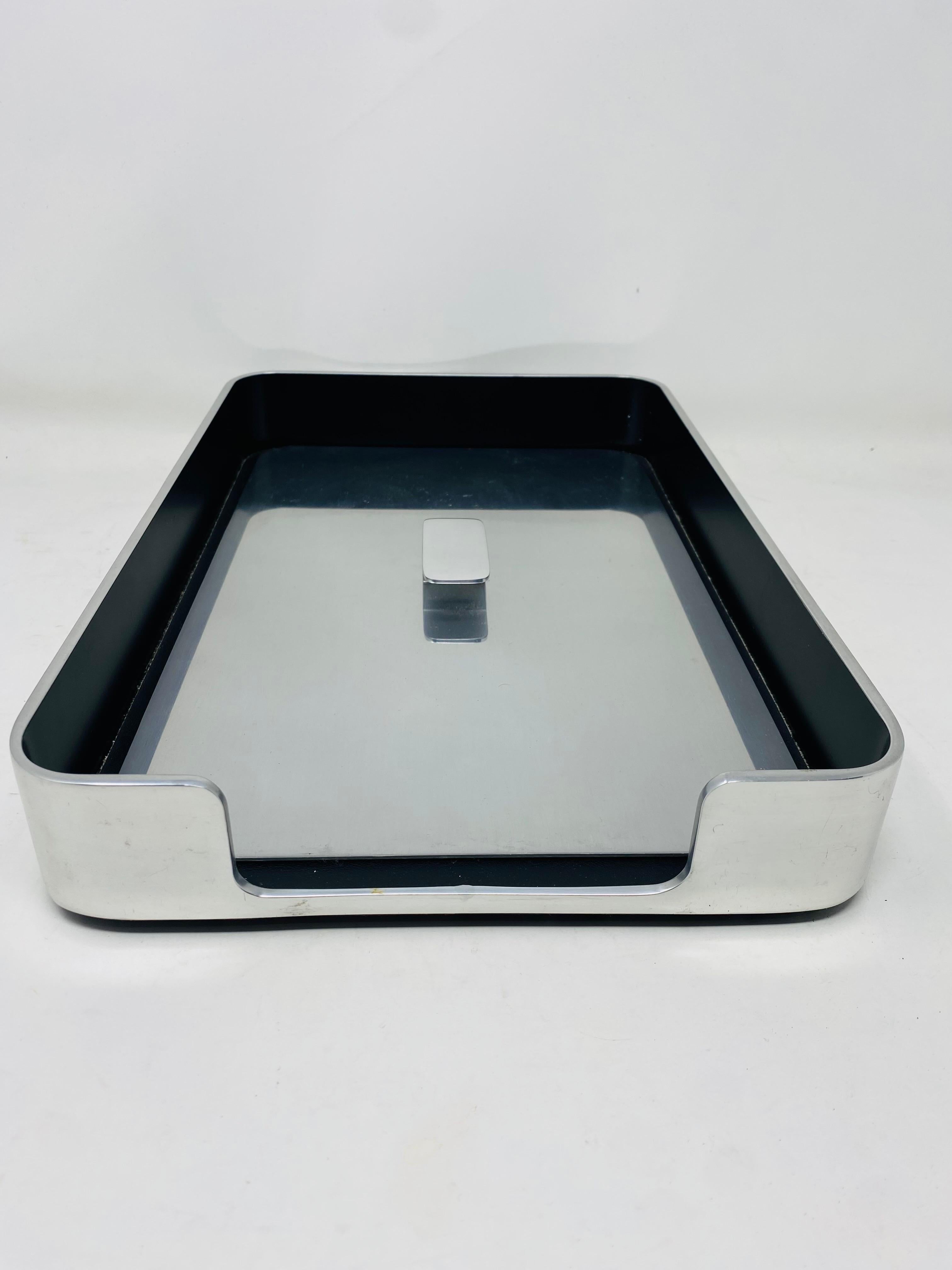 Bandeja para cartas Radius One cromada con tapa de William Sklaroff para Smith Metal Arts 2