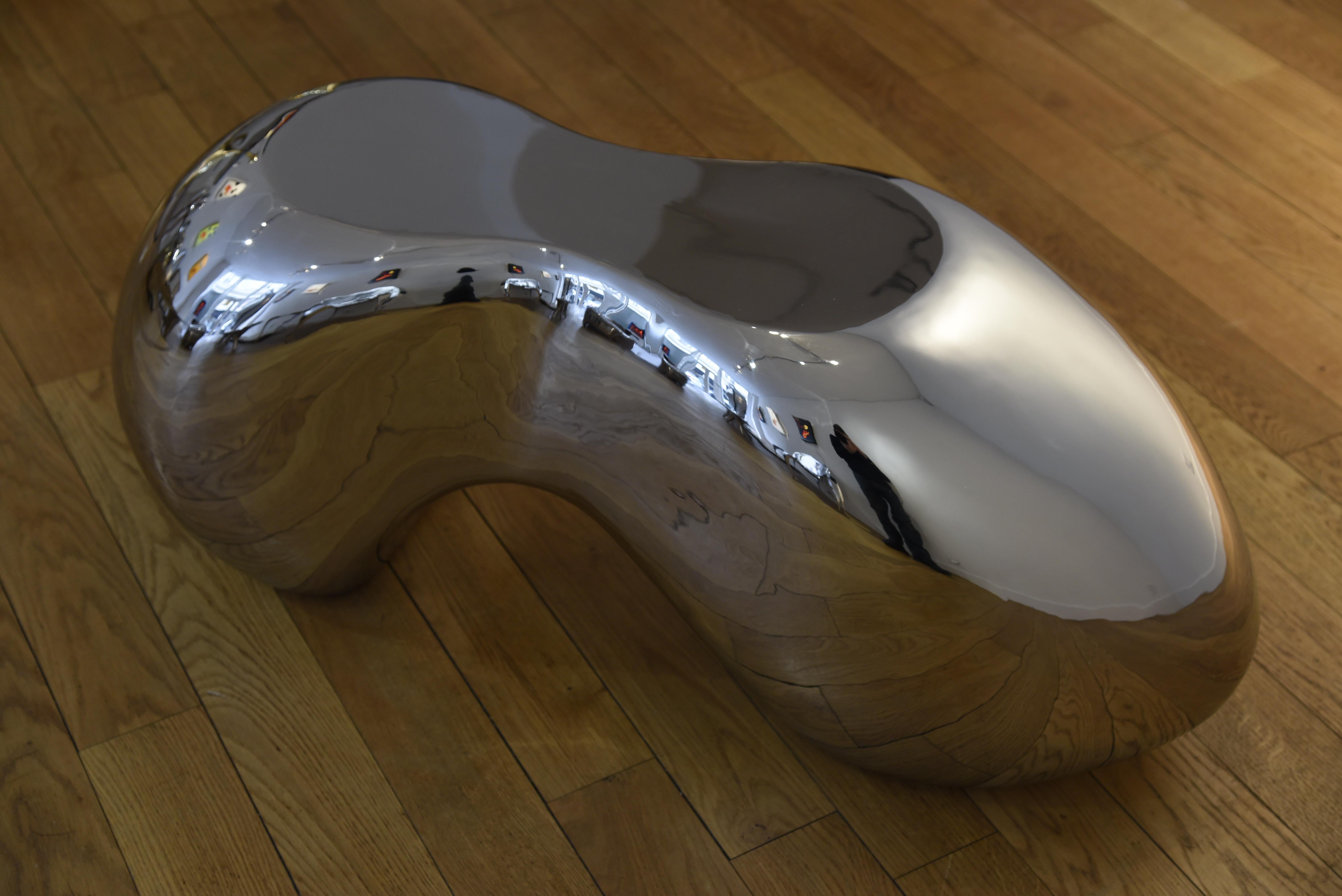 Side Table in mirror polished stainless Steel - limited edition of 8 - in stock  For Sale 3