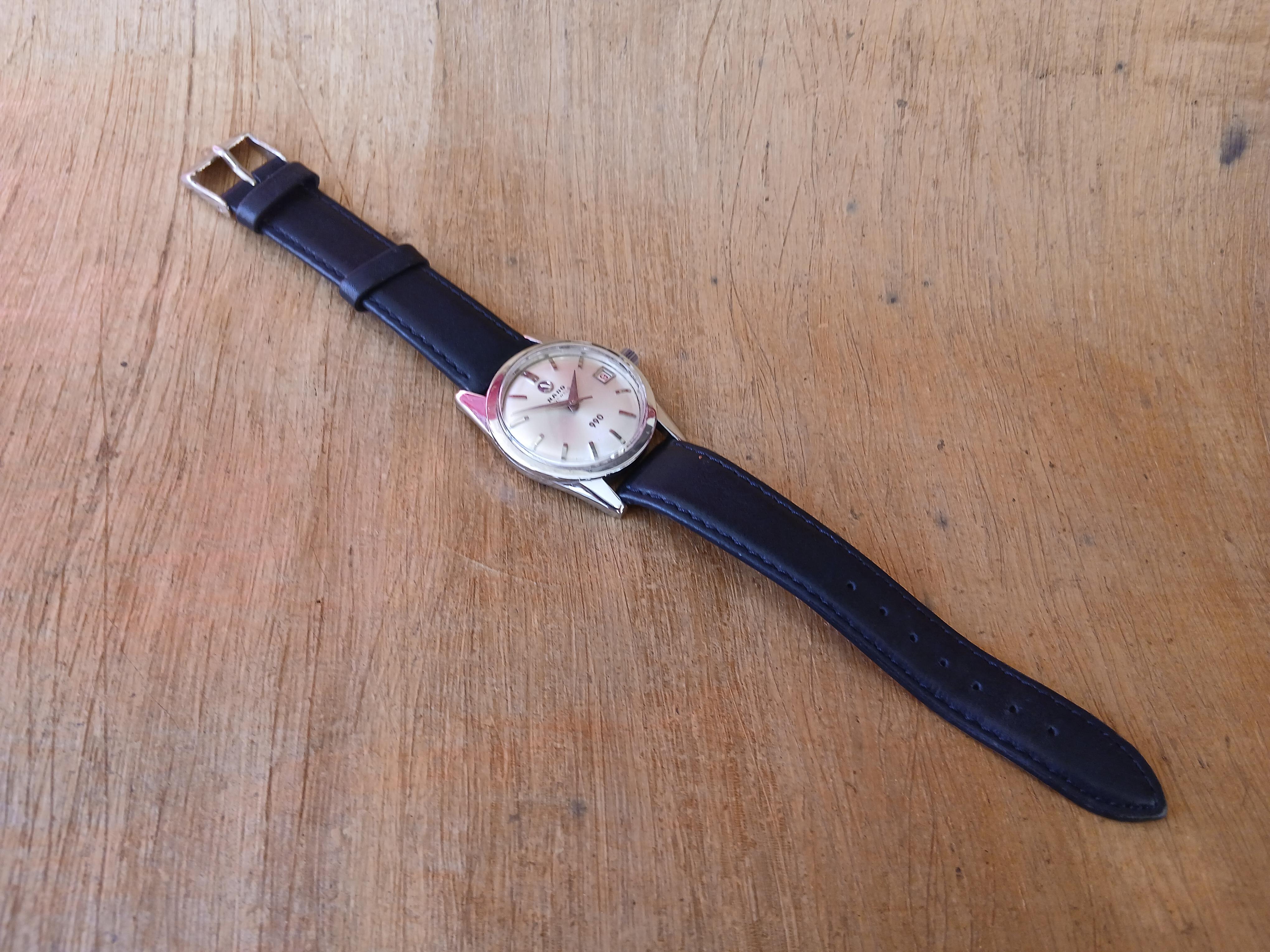 Rado 990 Vintage 41 Jewels Date Automatic Mens Watch Excellent état - En vente à Toronto, CA