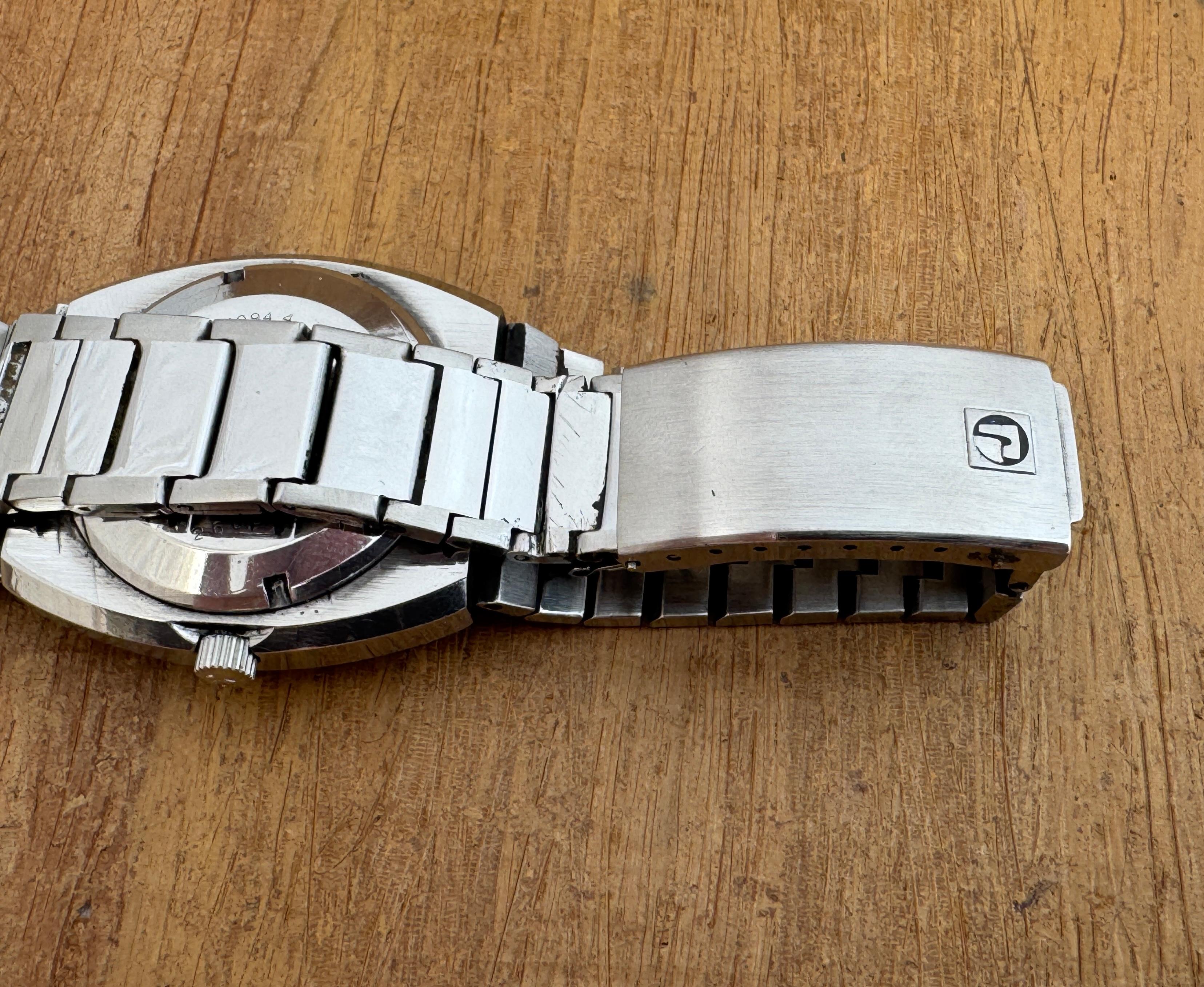 Rado CONWAY 30 watch Automatic Rare Red Dial Day / Date Stainless Steel Watch For Sale 7
