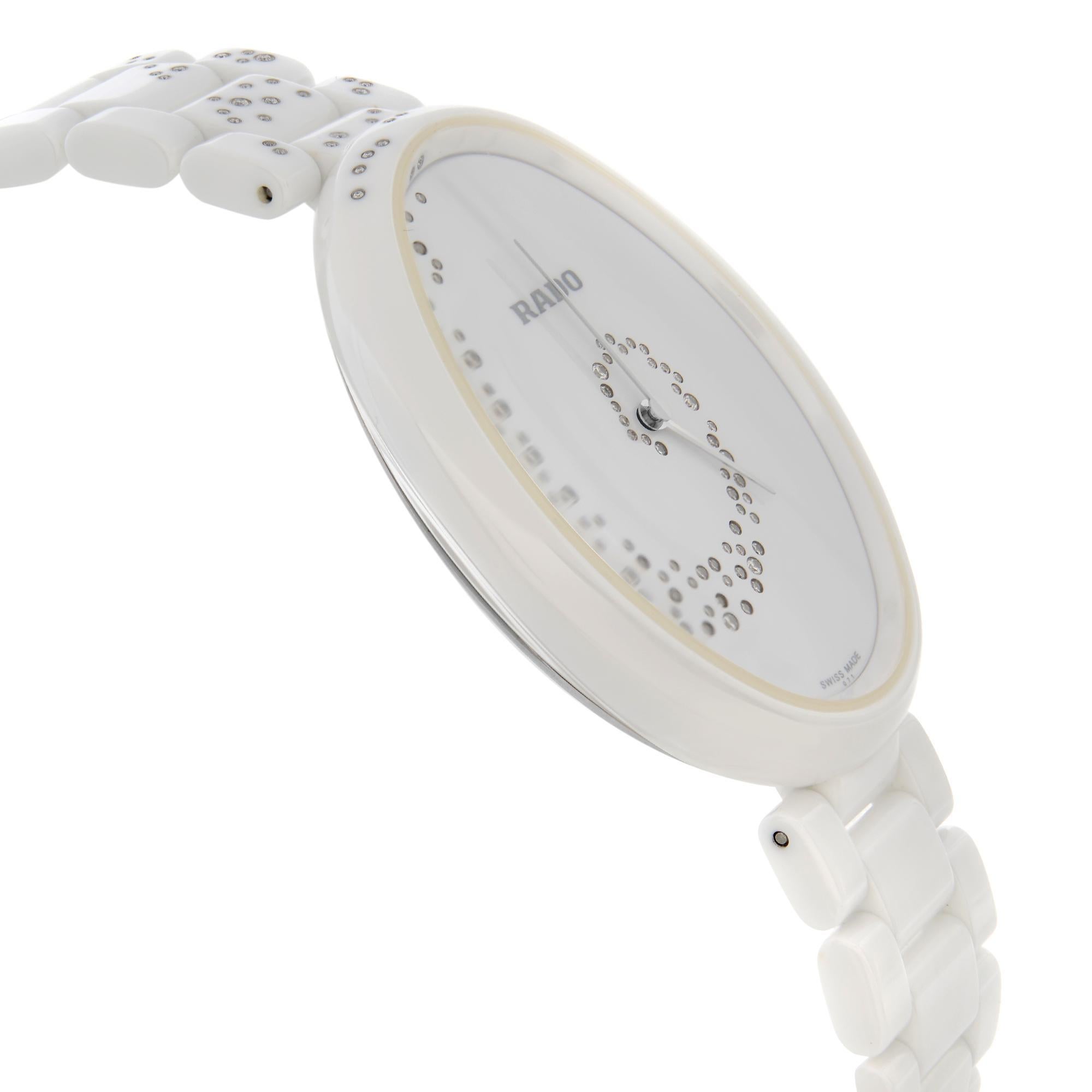 Rado Esenza Cerámica Diamante Esfera Blanca Reloj Cuarzo Señora R53042712 en Nuevo estado para la venta en New York, NY
