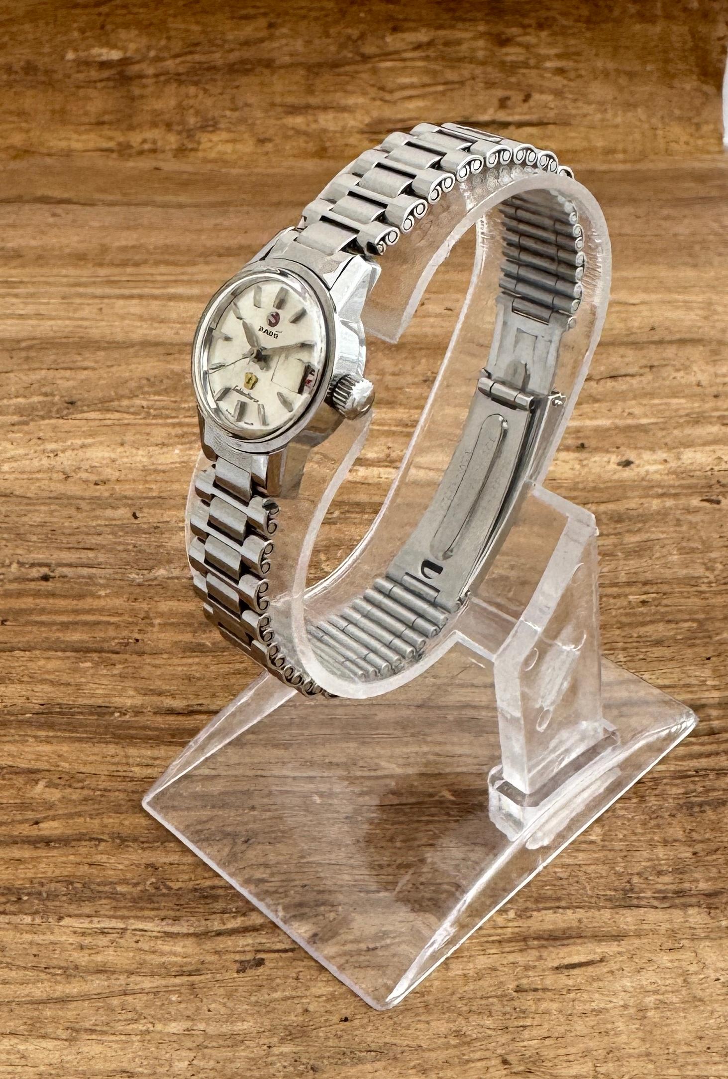 Rado Golden Horse Silver Automatic Date Round 22mm Women Watch In Good Condition For Sale In Toronto, CA