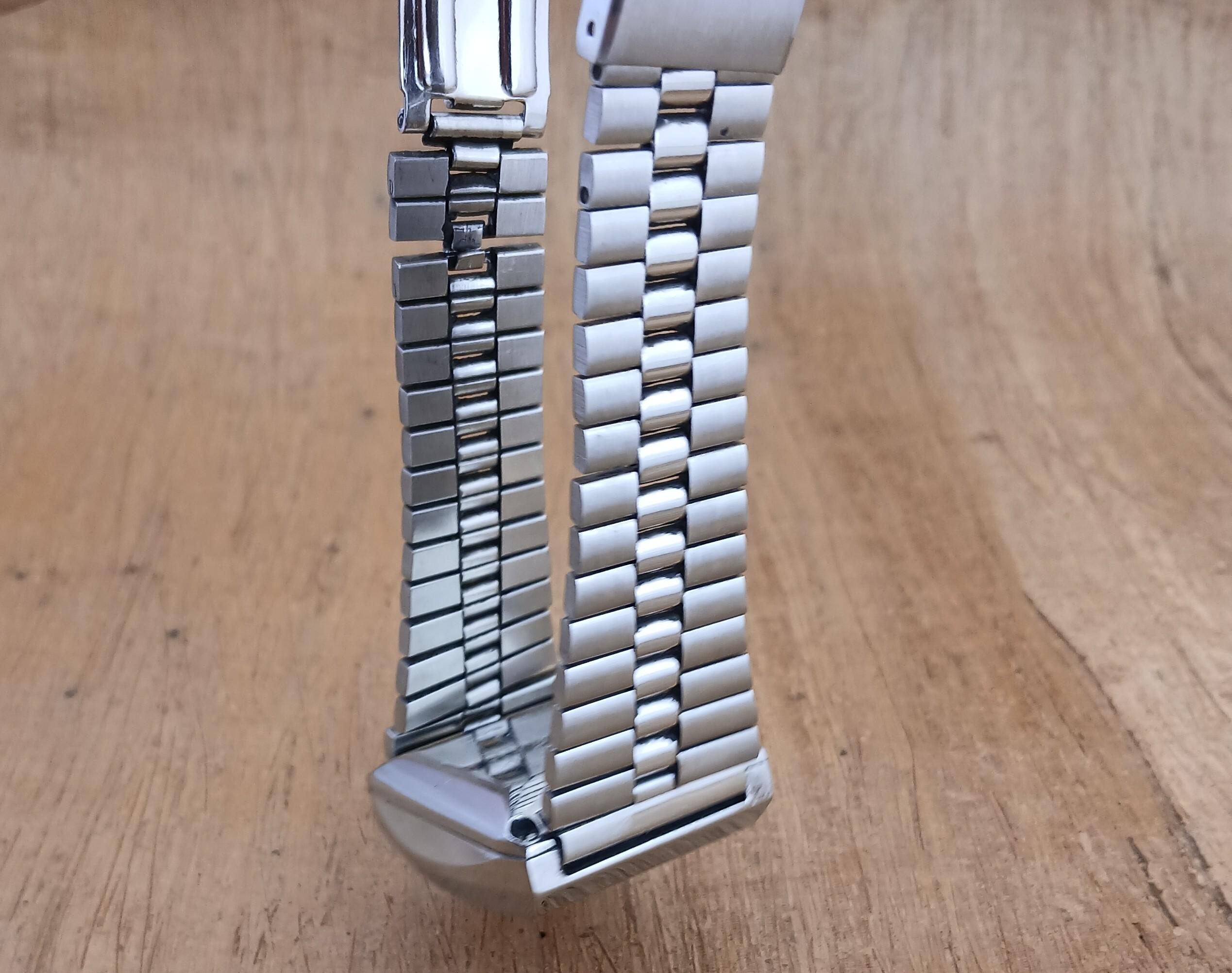 RADO Ncc 505 Silver Square Quadrante Viola Orologio Automatico Uomo in vendita 7