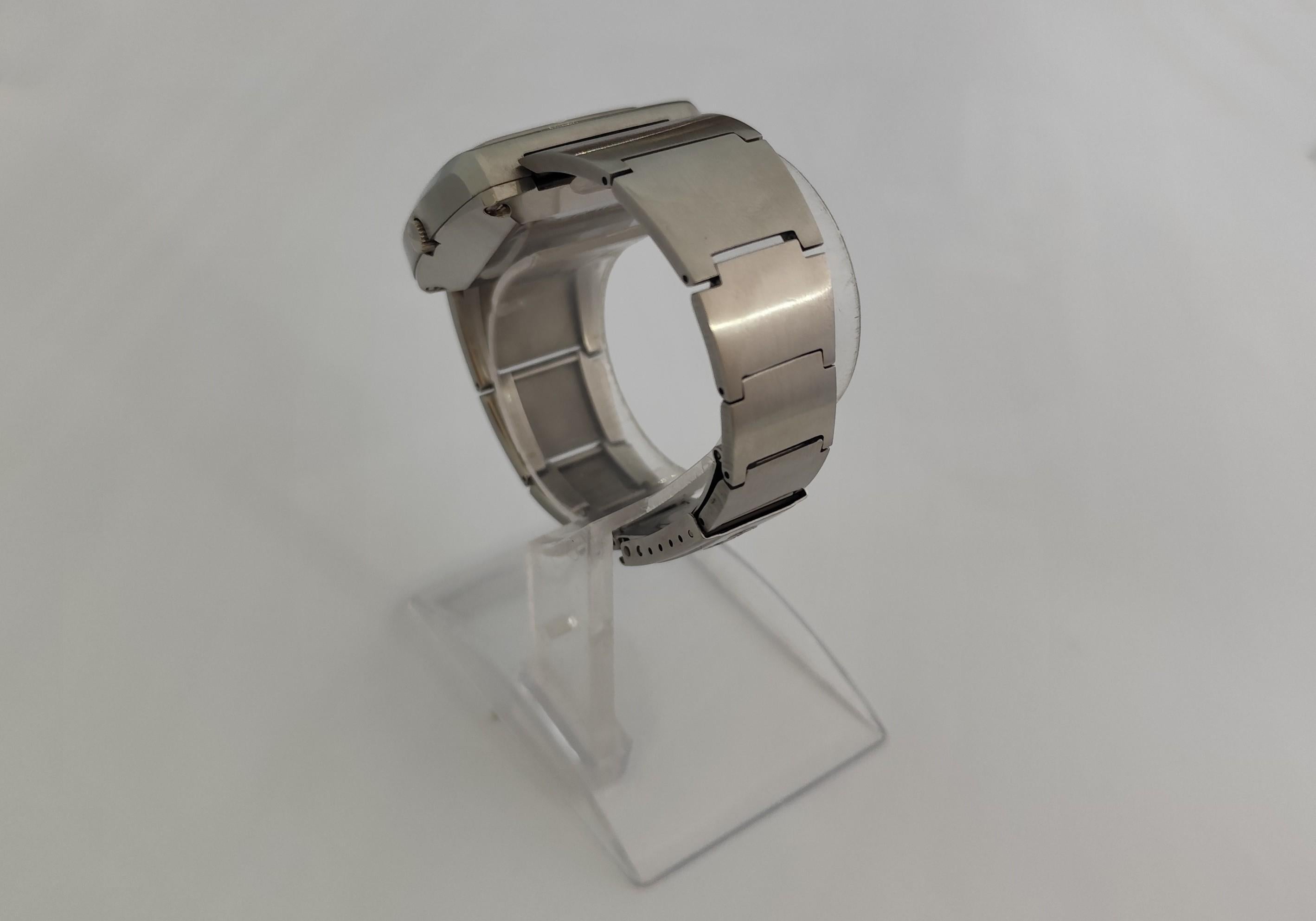  Descripción
Marca: Rado

Model No: NCC303

País de fabricación: Suiza

Movimiento: Automático

Material de la caja: Acero inoxidable chapado en oro

Medidas : Anchura de la caja: 42 mm. (sin corona)

Tipo de correa : Rado Acero inoxidable

Estado