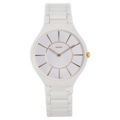 Rado True Thinline Hightech Montre à quartz en céramique blanche pour femmes R27957102