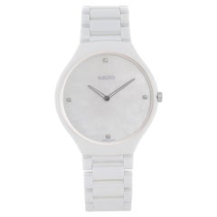 Rado, montre pour homme True Thinline en céramique blanche avec cadran en diamants et cadran MOP R27957902