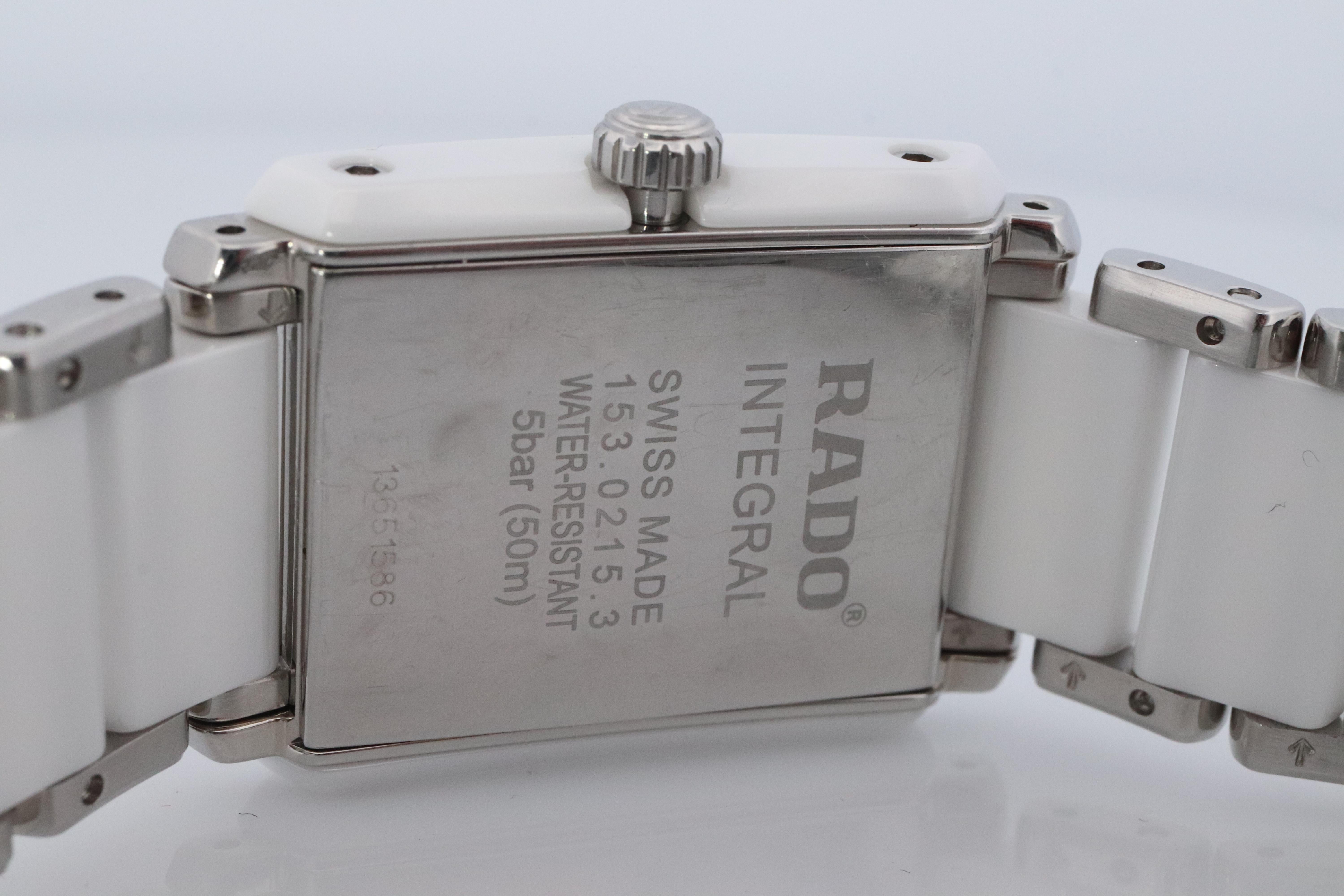 RADO Watch. Rado Ceramic Diamond Ladies Rado Integral Diamond Dial en vente 5